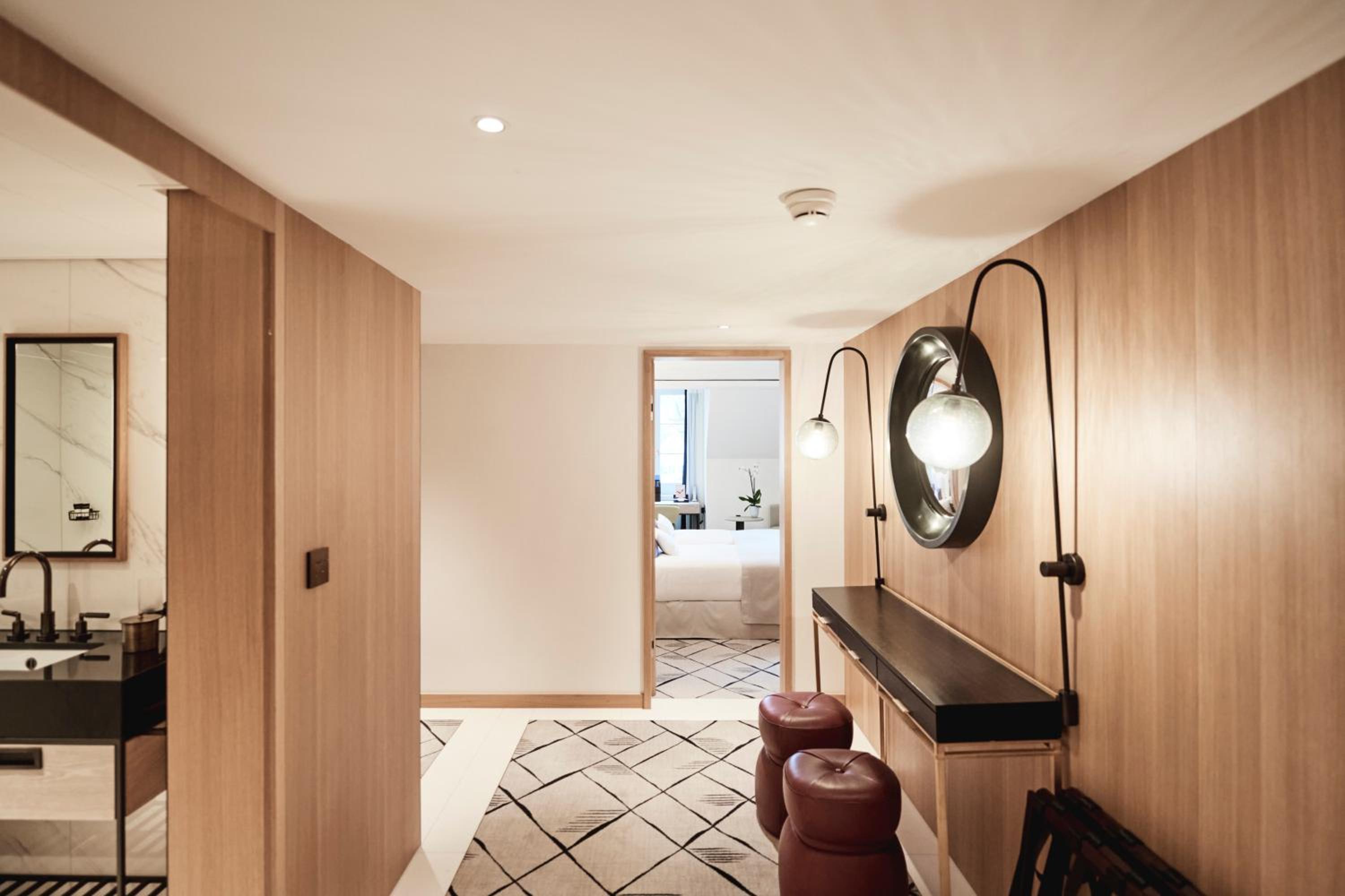 Signature Suite (Non Smoking) photo 2