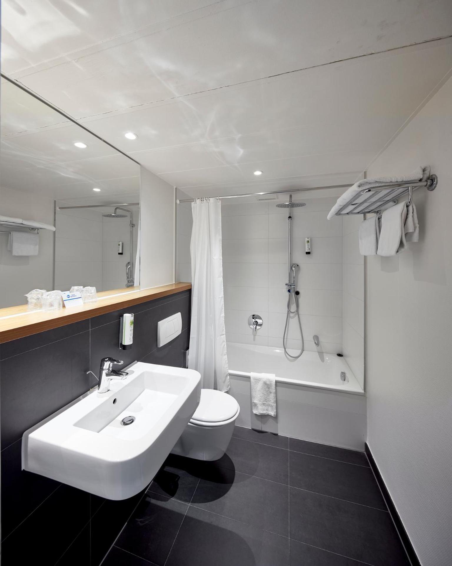 Standard Double Room - Photo 2
