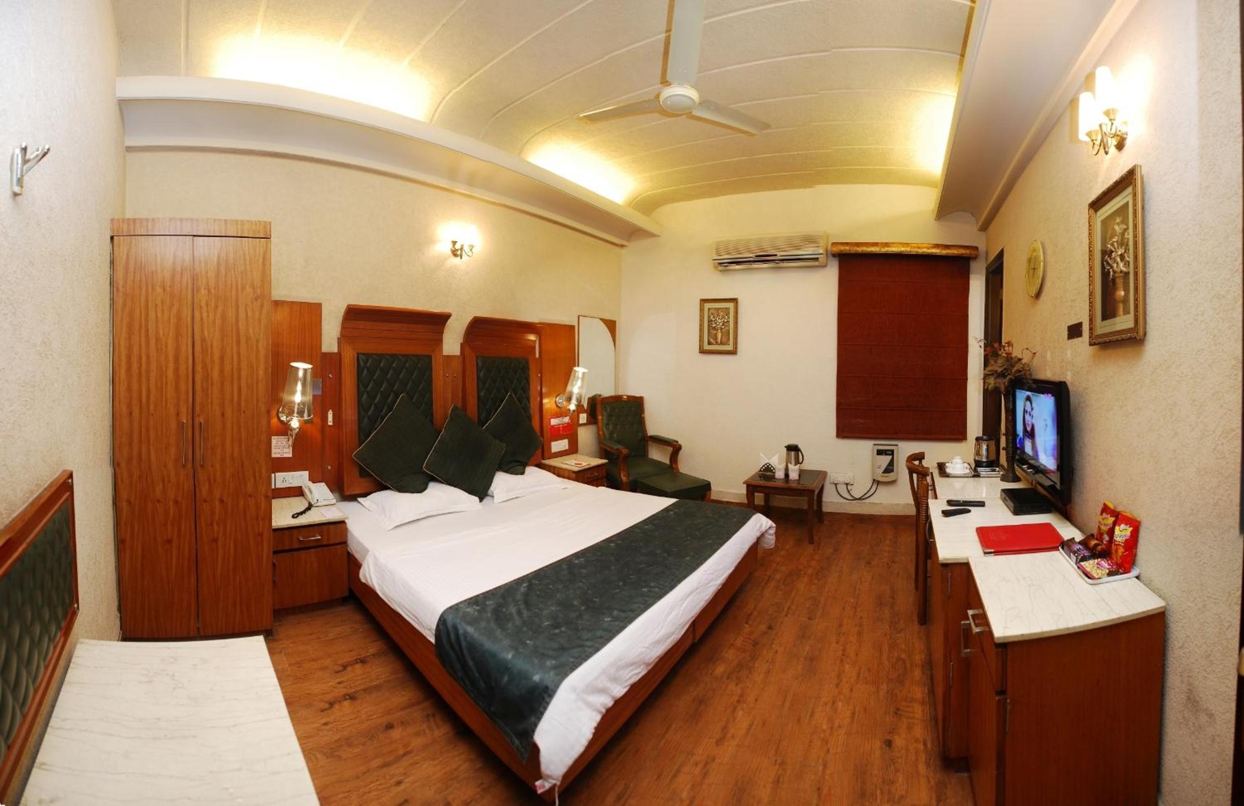 Single Room - Photo 2