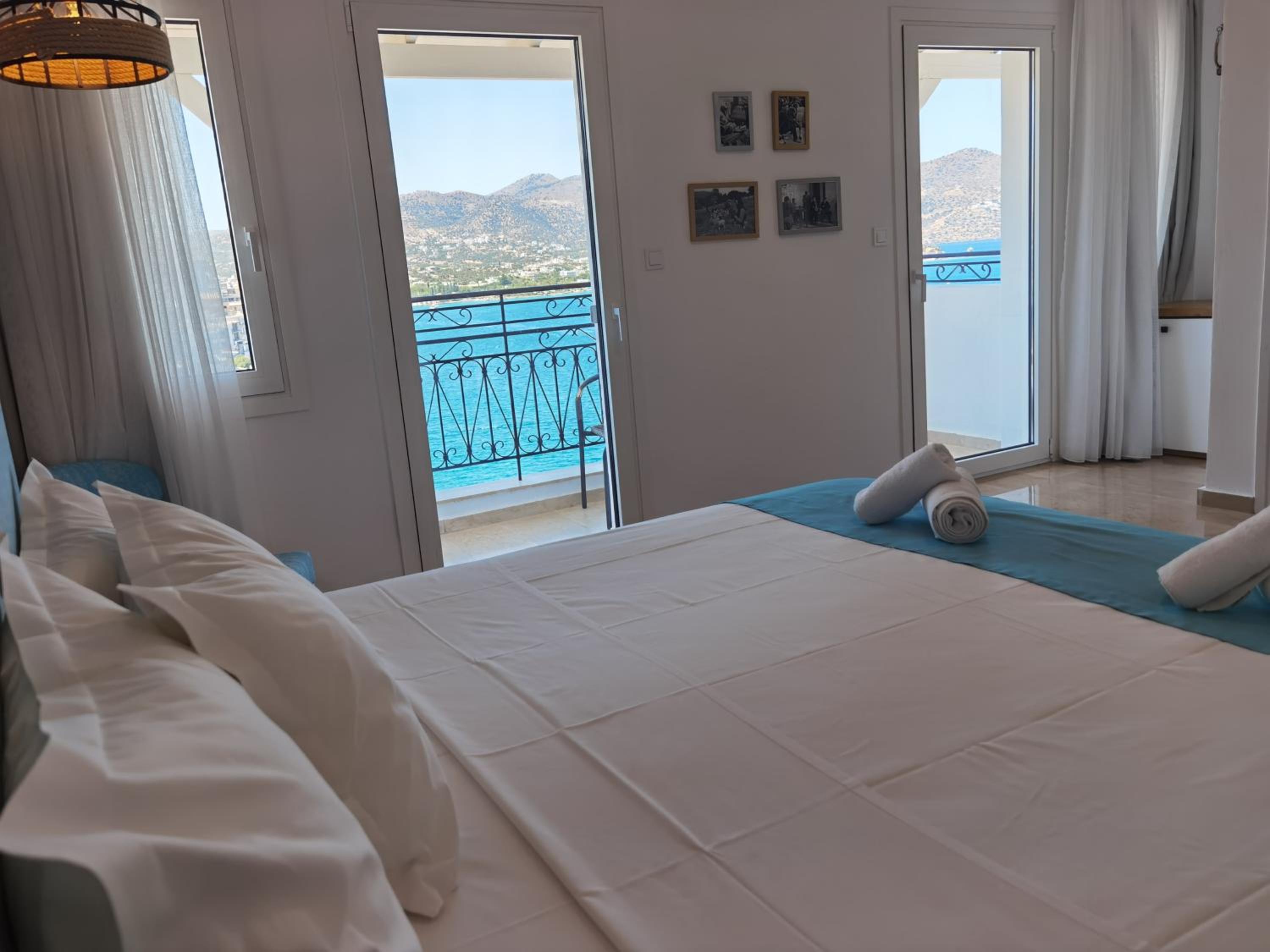 Double Room with Sea View - Photo 12