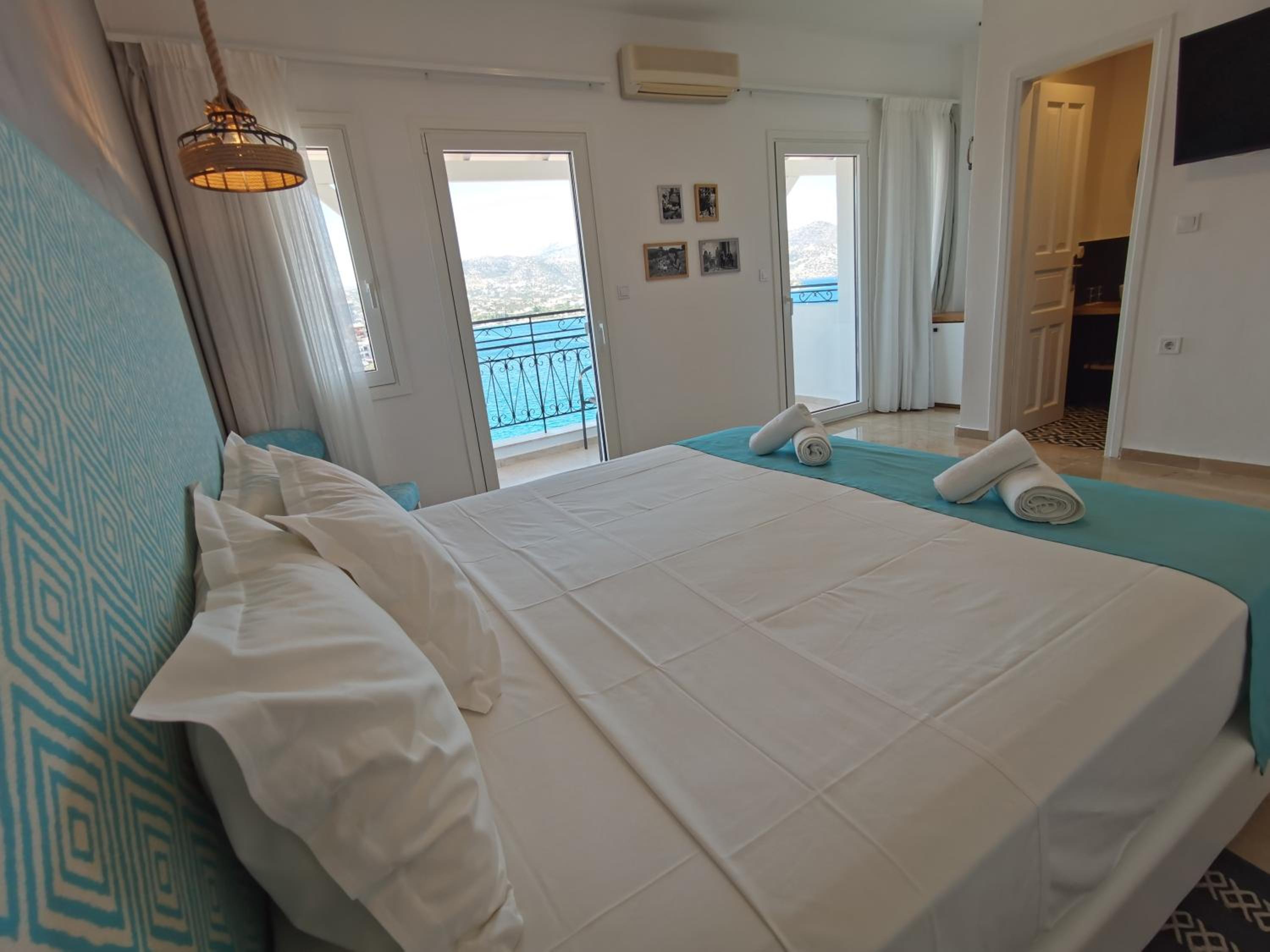 Double Room with Sea View - Photo 3