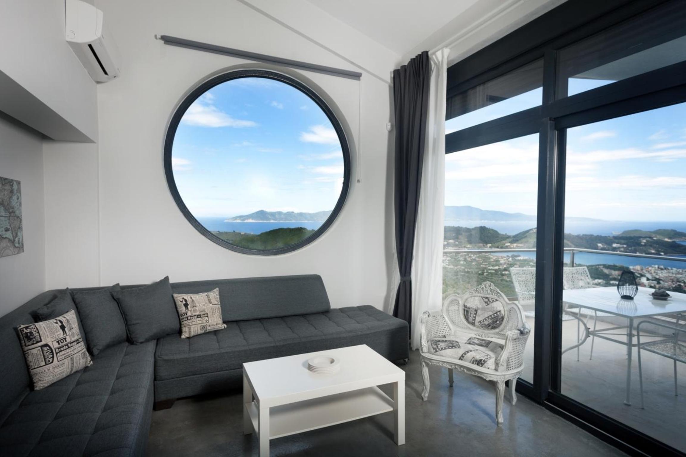 Deluxe Suite with Sea View