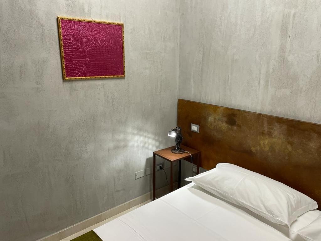 One-Bedroom Apartment - Photo 1