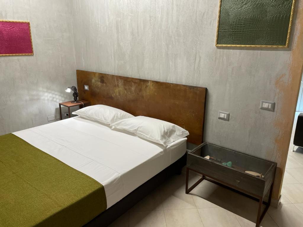 One-Bedroom Apartment - Photo 30