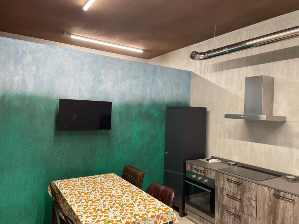 One-Bedroom Apartment - Photo 38