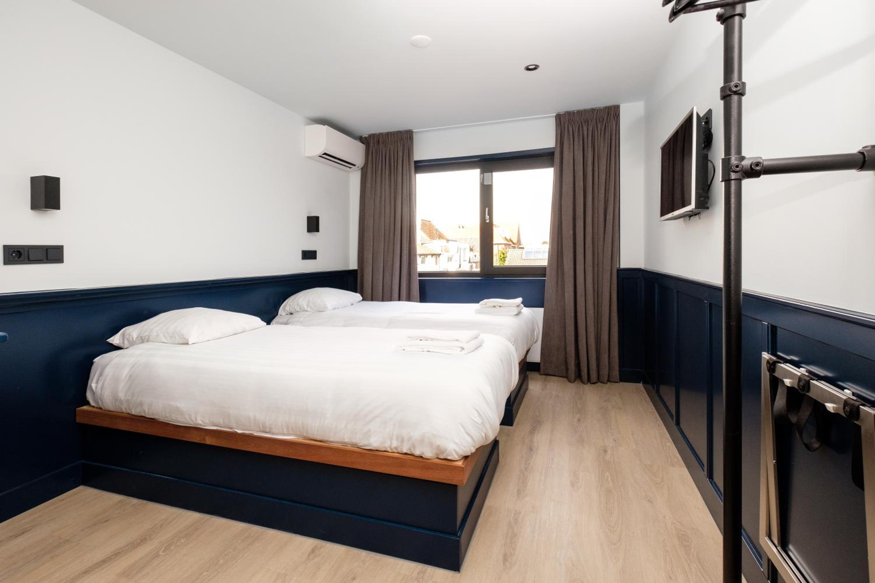 Twin Room - Photo 1