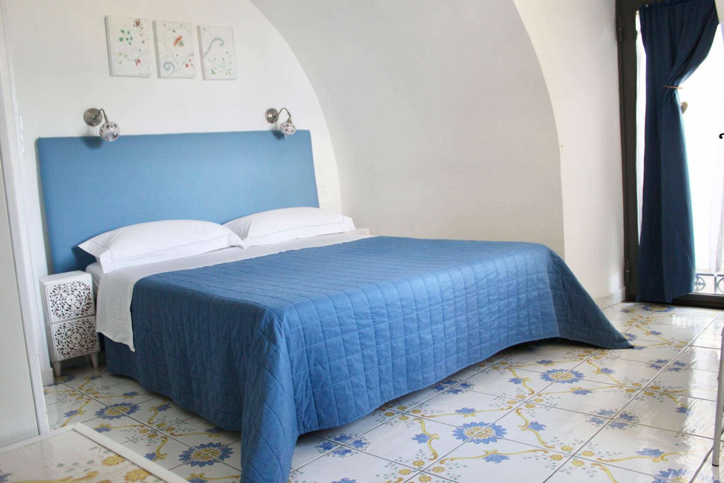 Deluxe Double Room with Sea View - Photo 1