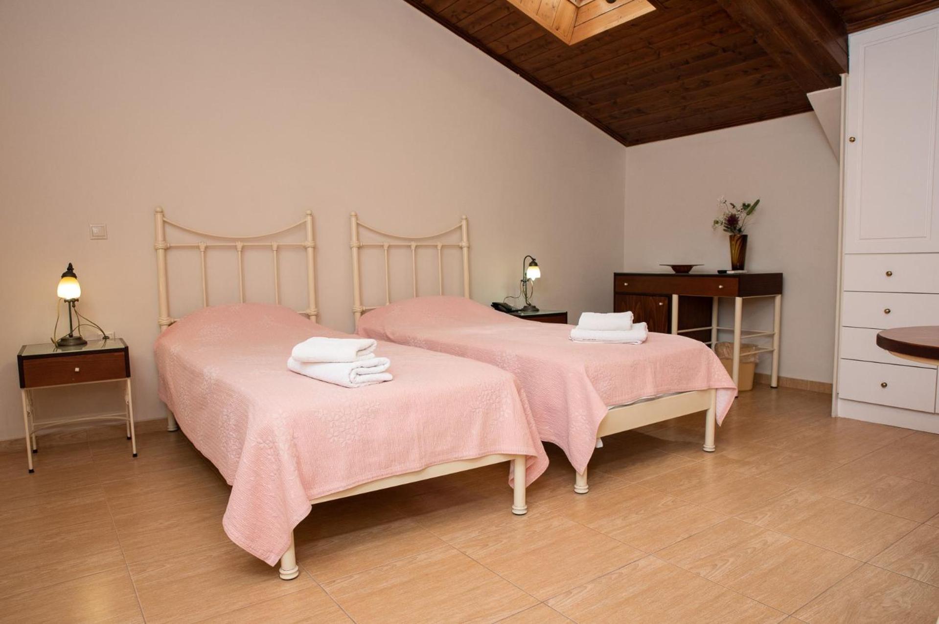 Economy Double Room - Photo 5