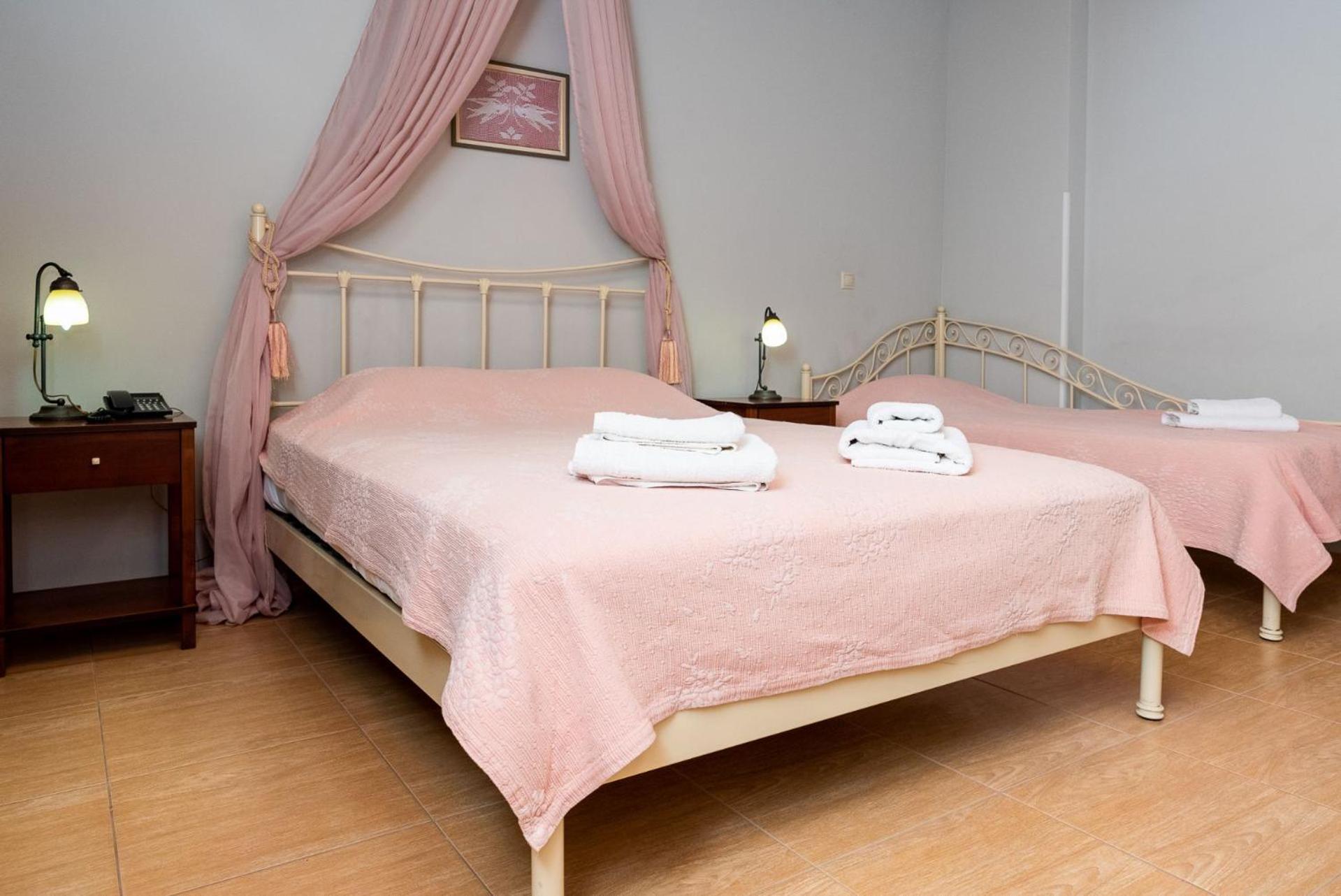Economy Double Room - Photo 6