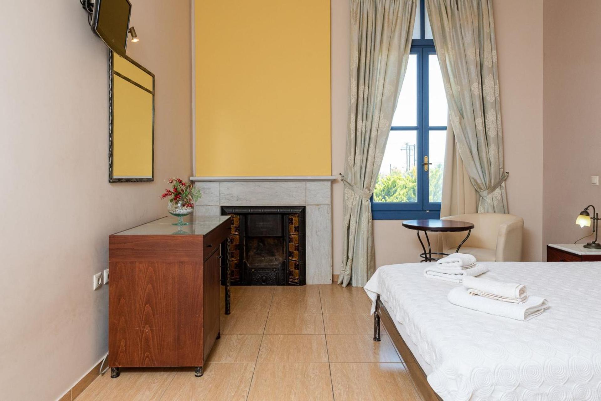 Double or Twin Room with Garden View - Photo 19