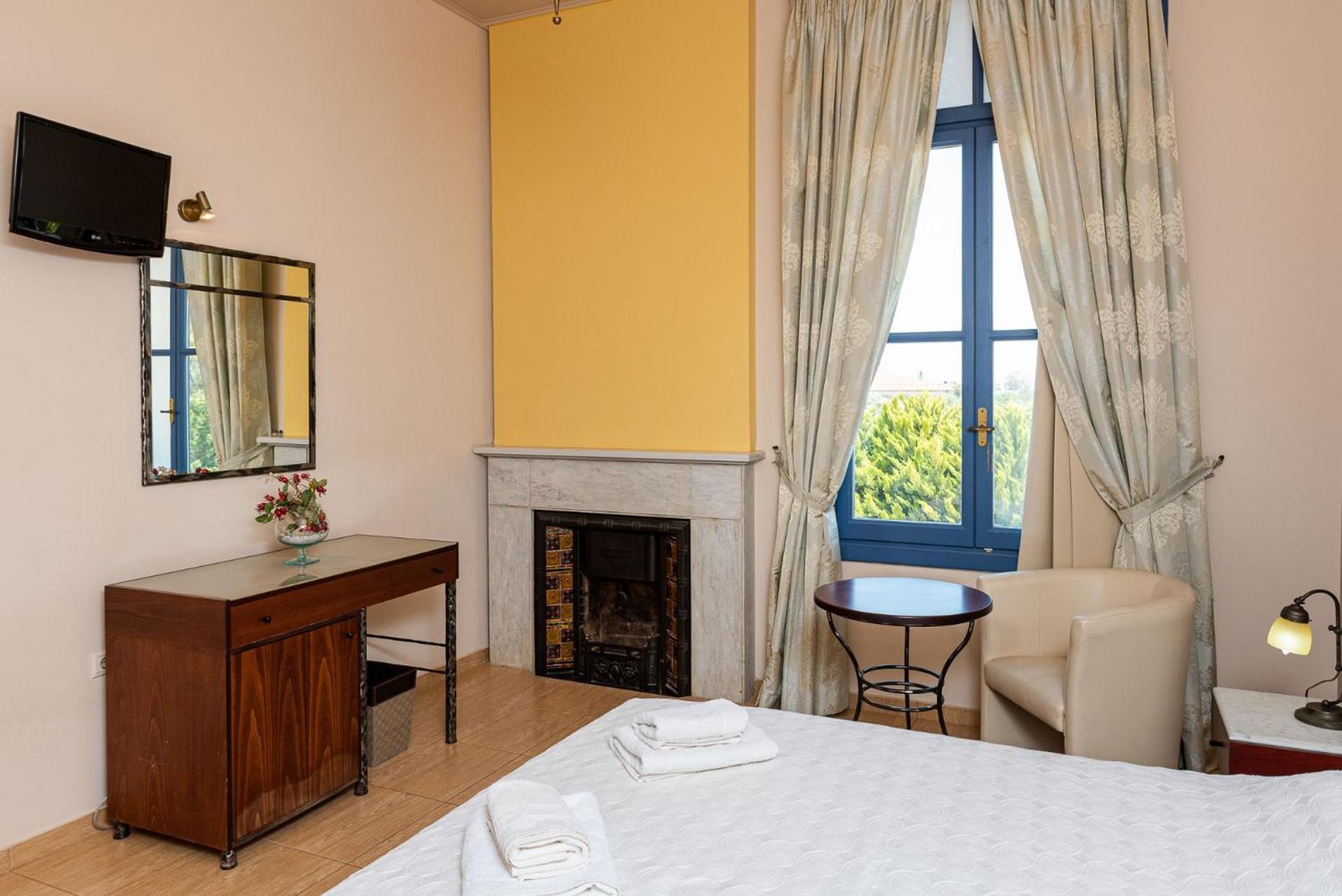 Double or Twin Room with Garden View - Photo 4