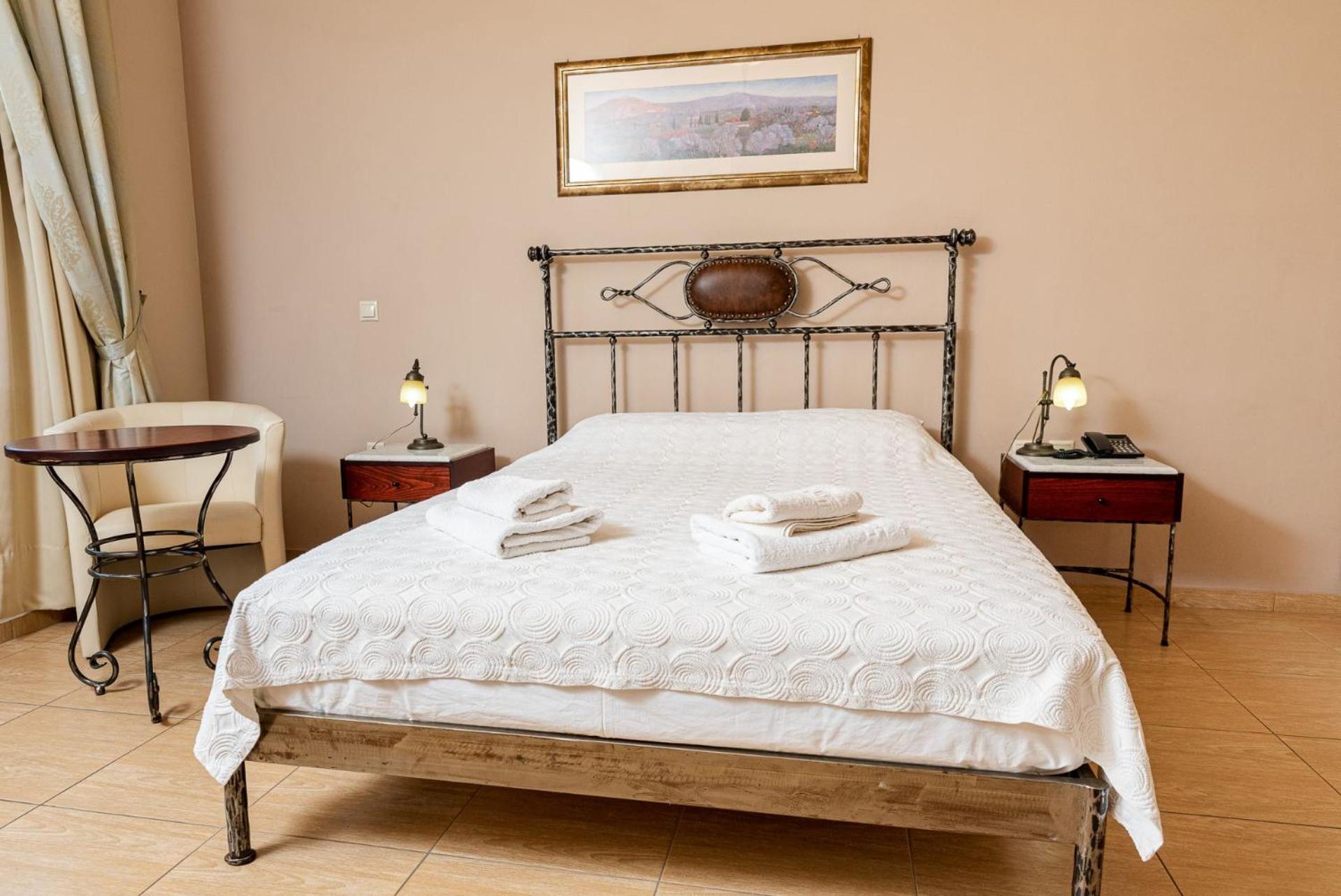 Double or Twin Room with Garden View - Photo 14