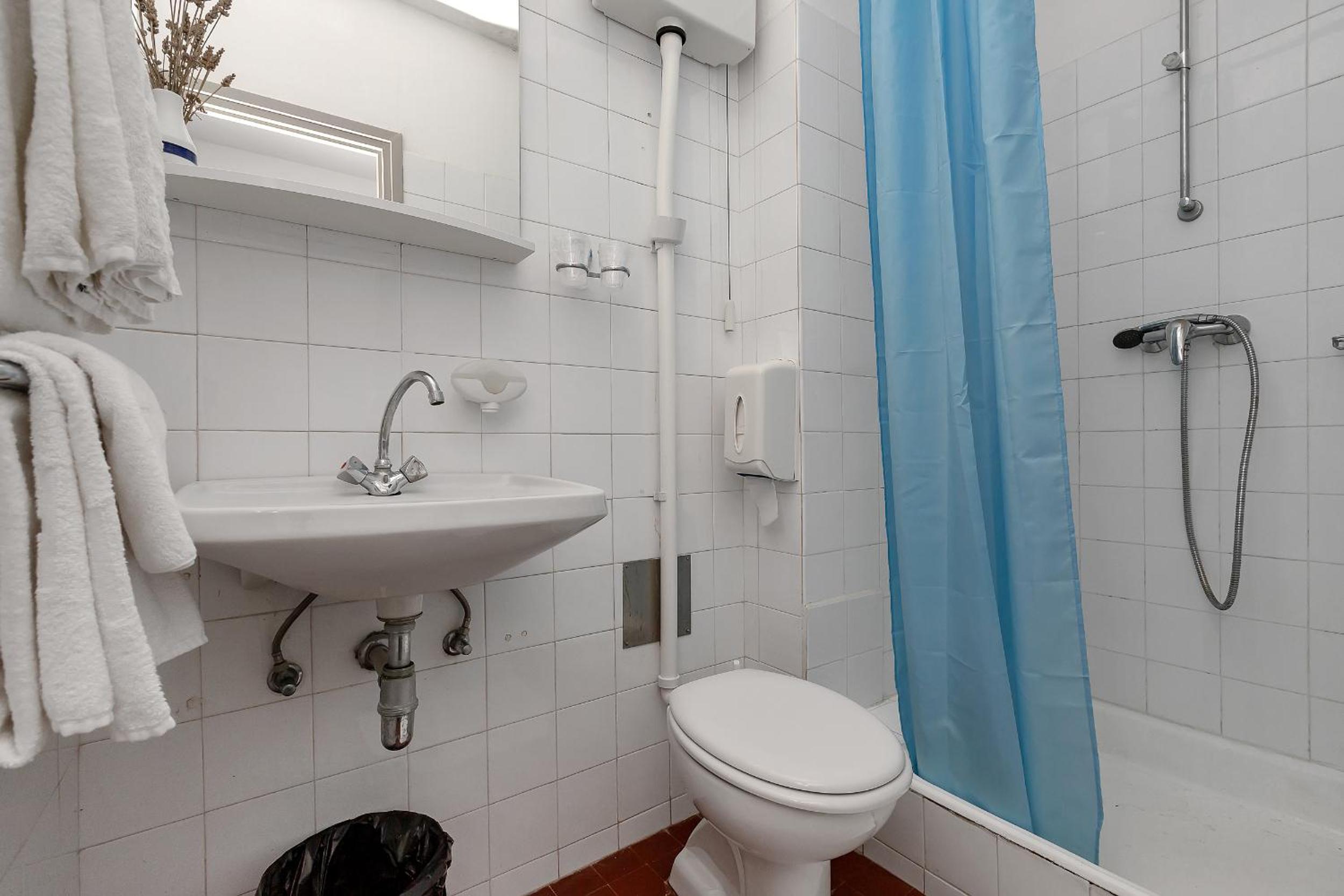 Economy Double or Twin Room - Photo 4