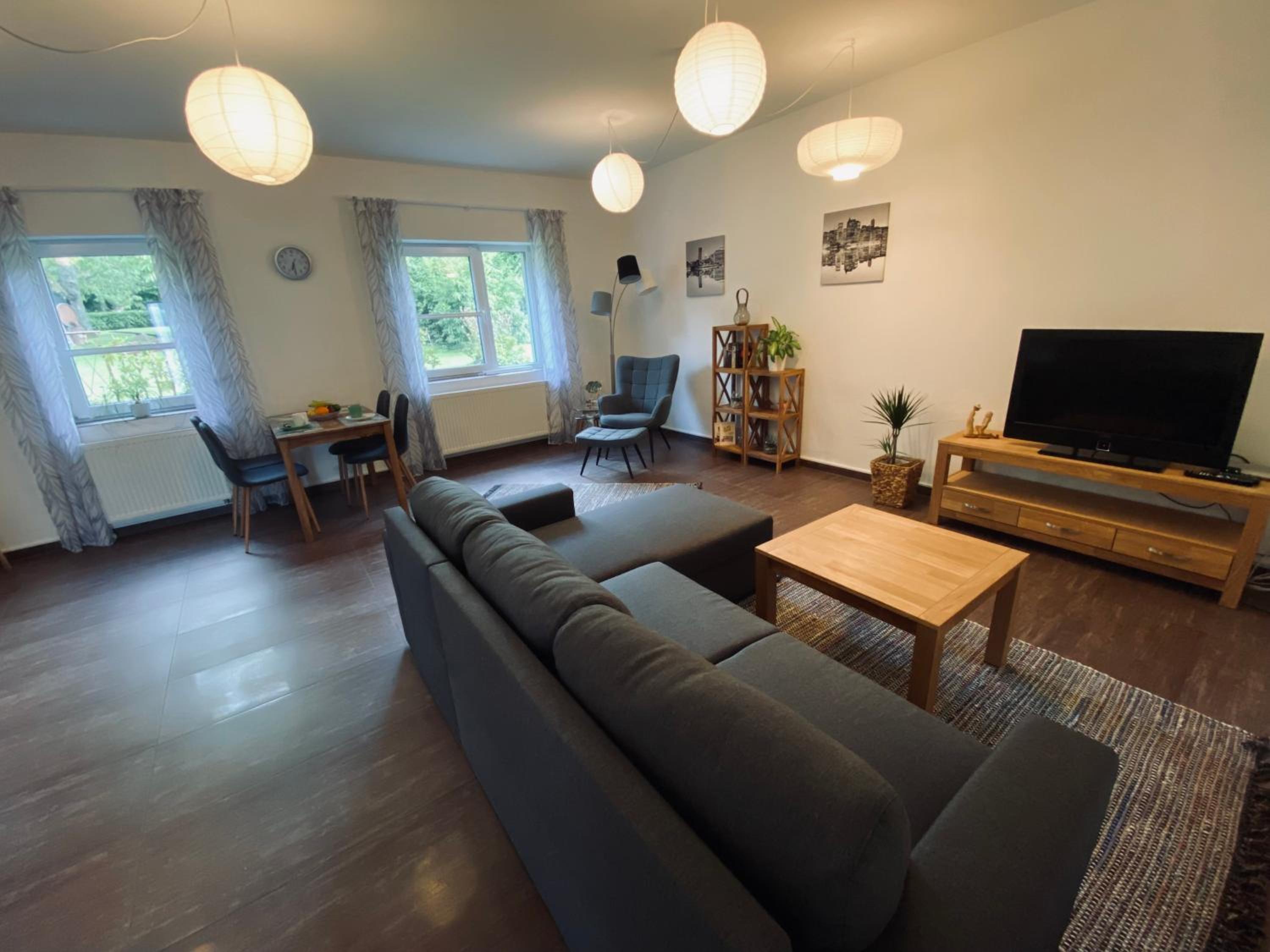 One-Bedroom Apartment photo 1