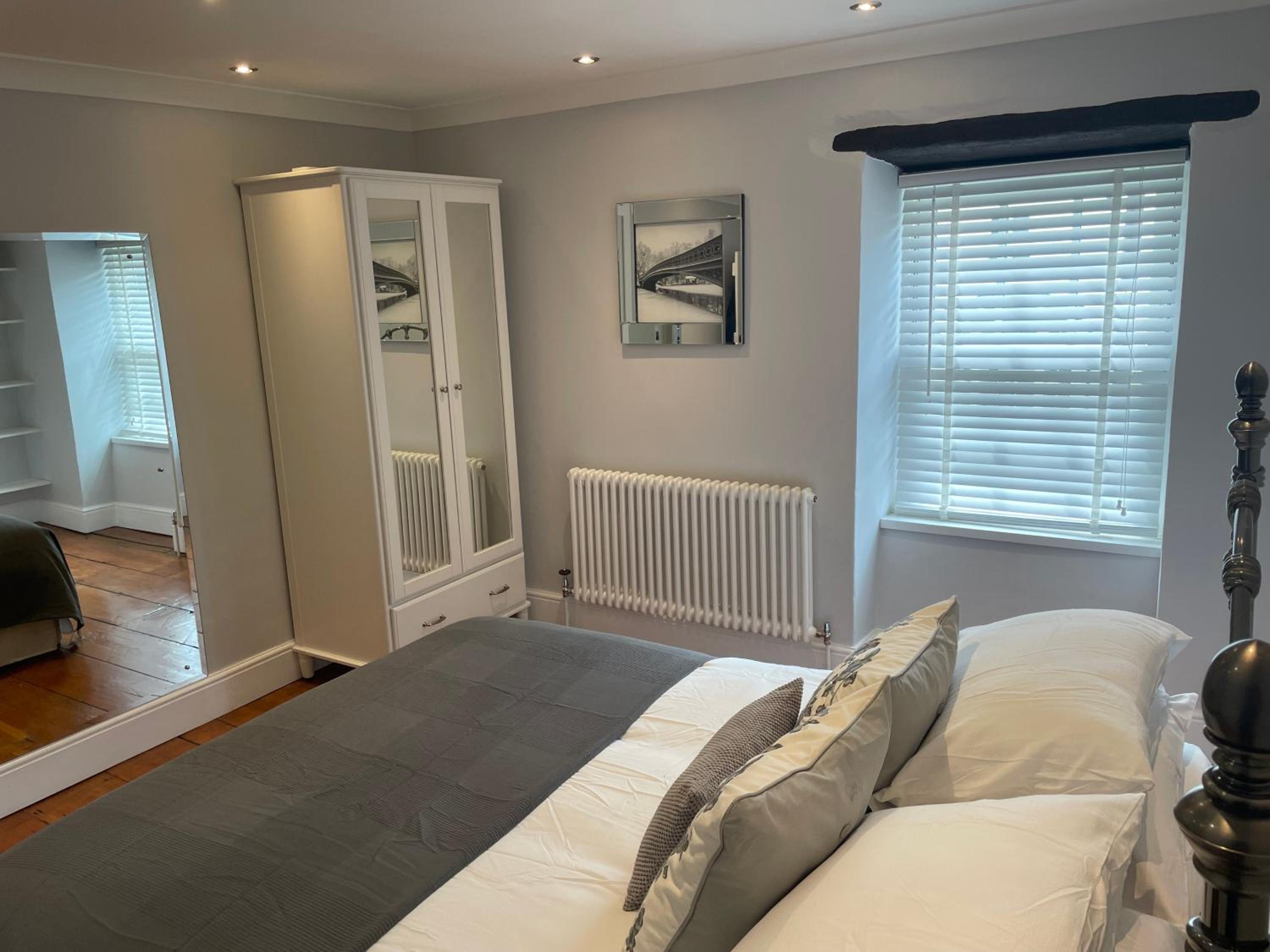 Two-Bedroom House - Photo 1