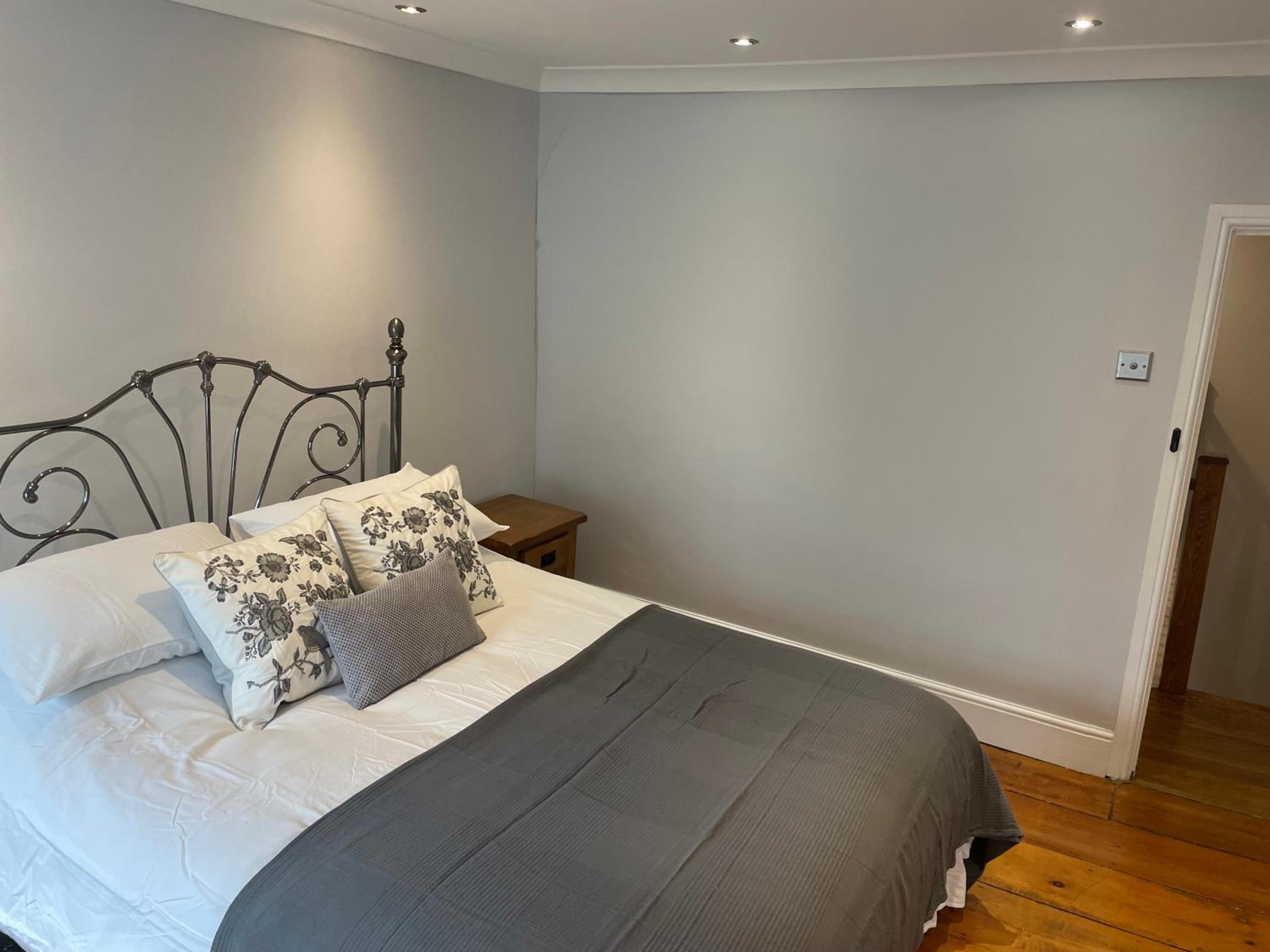 Two-Bedroom House - Photo 16