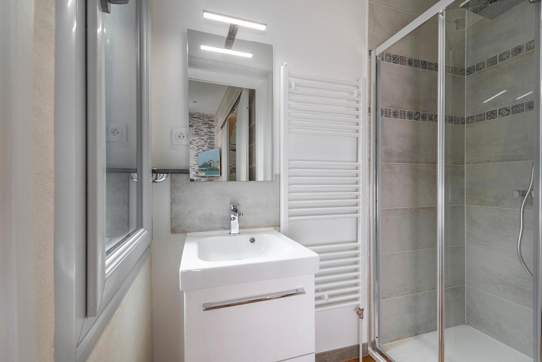 Two-Bedroom Apartment - Photo 4