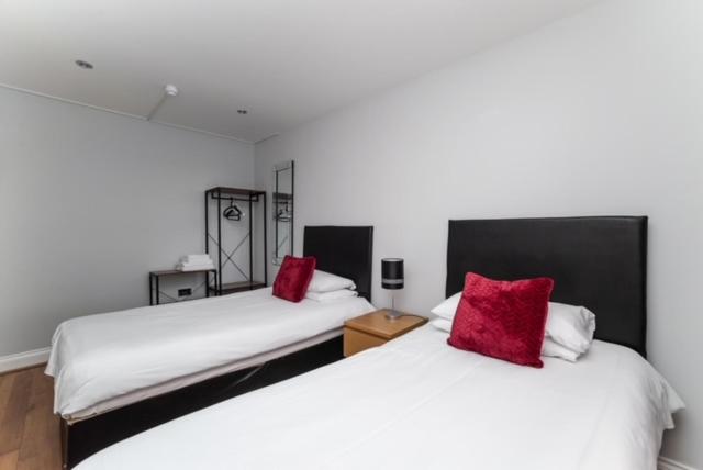 Two-Bedroom Apartment - Photo 28