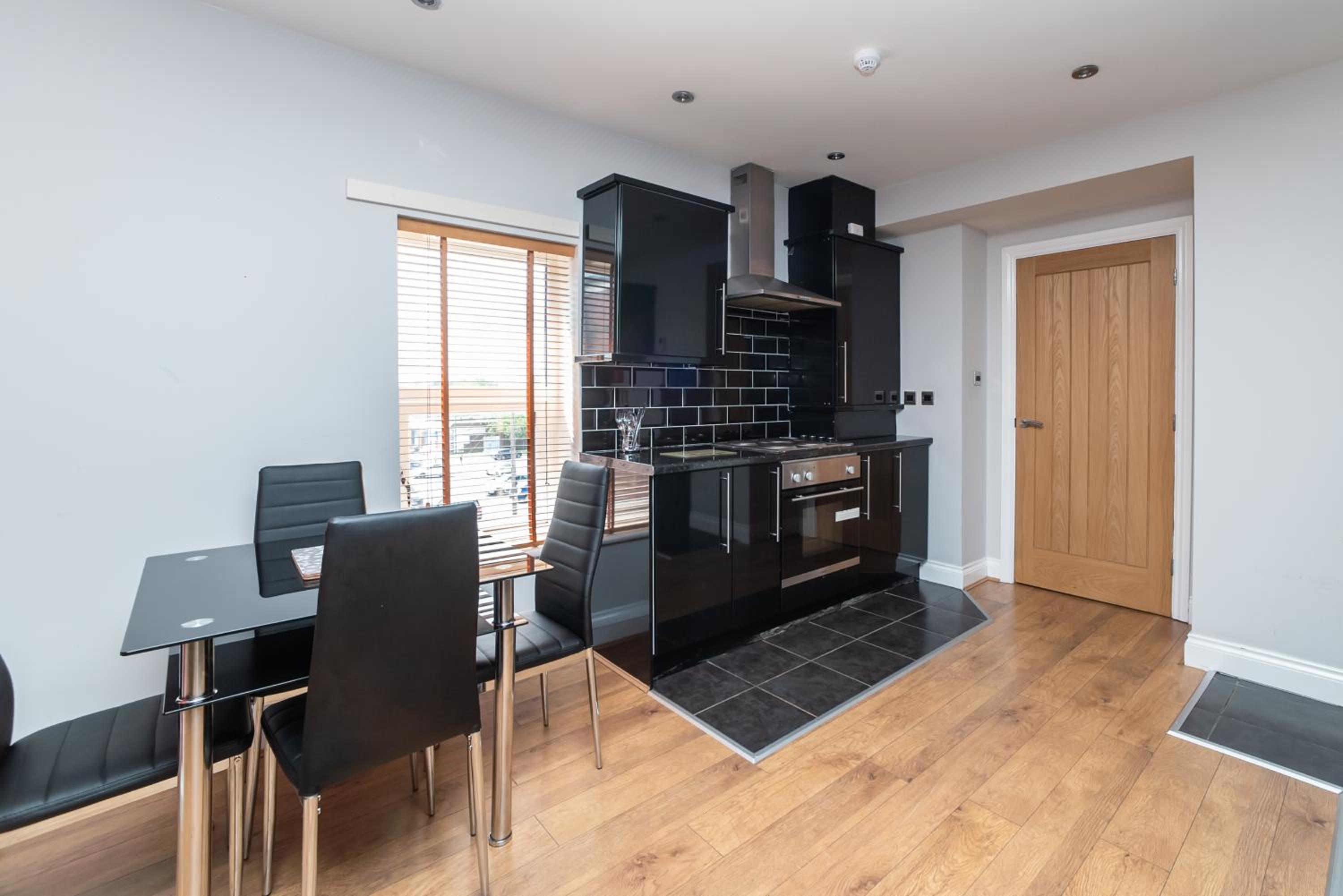 Two-Bedroom Apartment - Photo 9