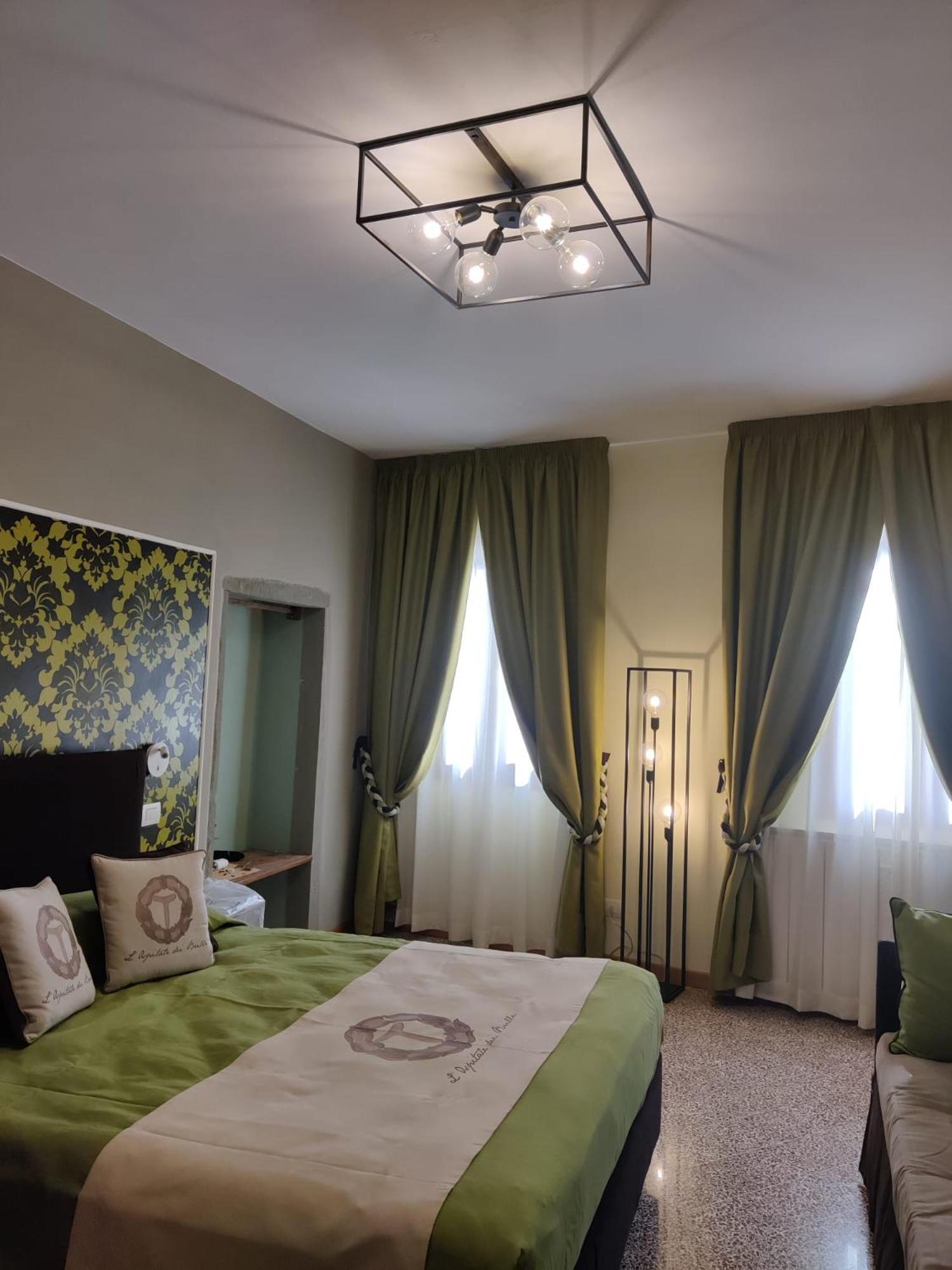 Superior Family Room - Photo 2