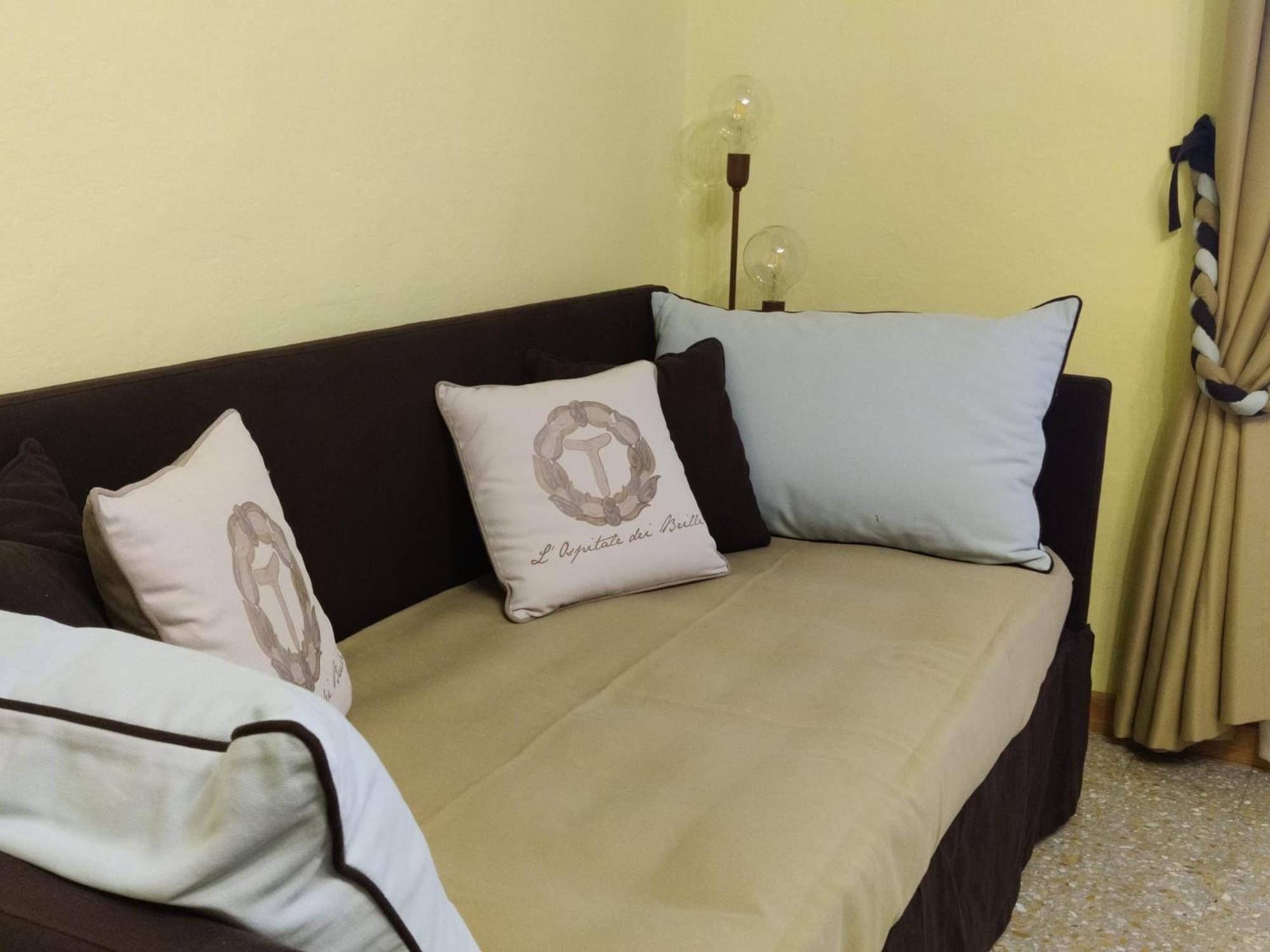 Family Room - Photo 6