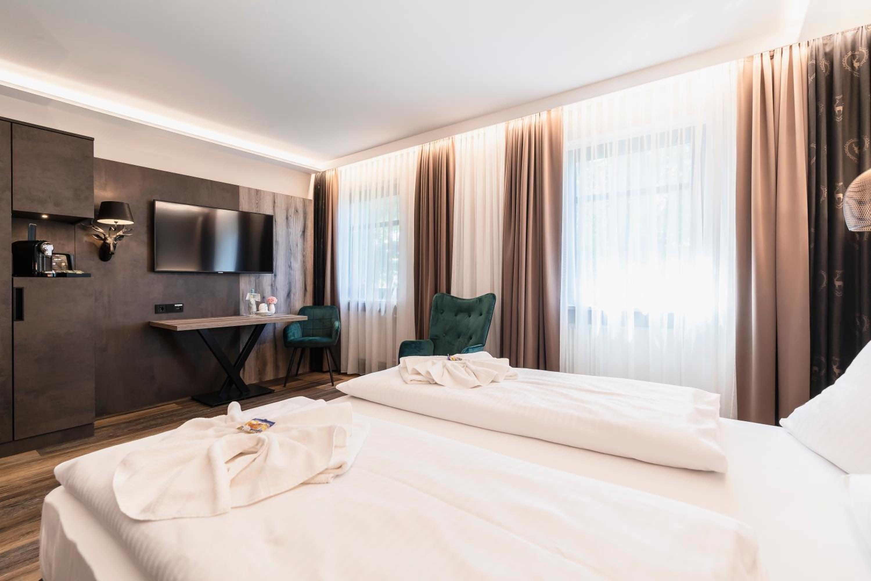 Premium Double Room - Photo 17