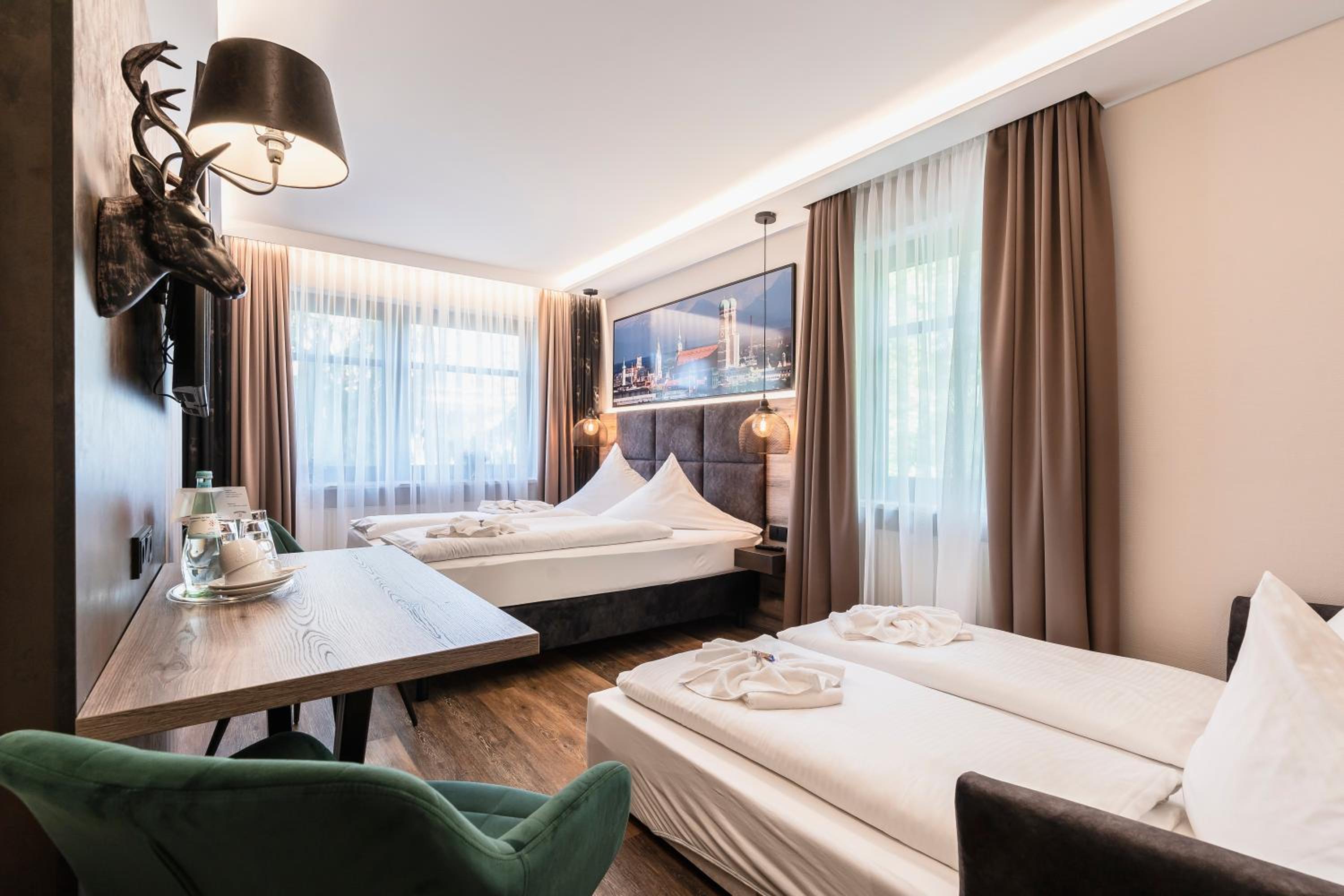 Premium Quadruple Room - Photo 17