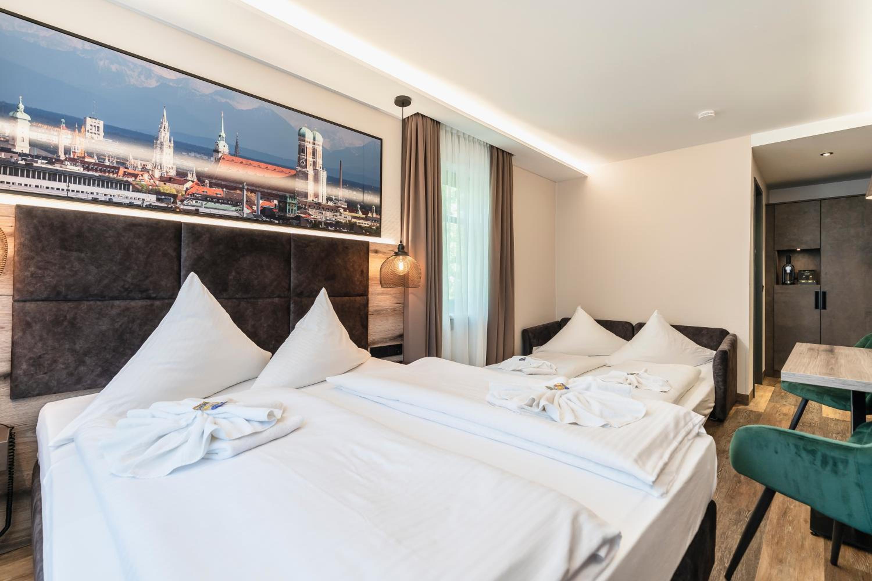 Premium Quadruple Room - Photo 7