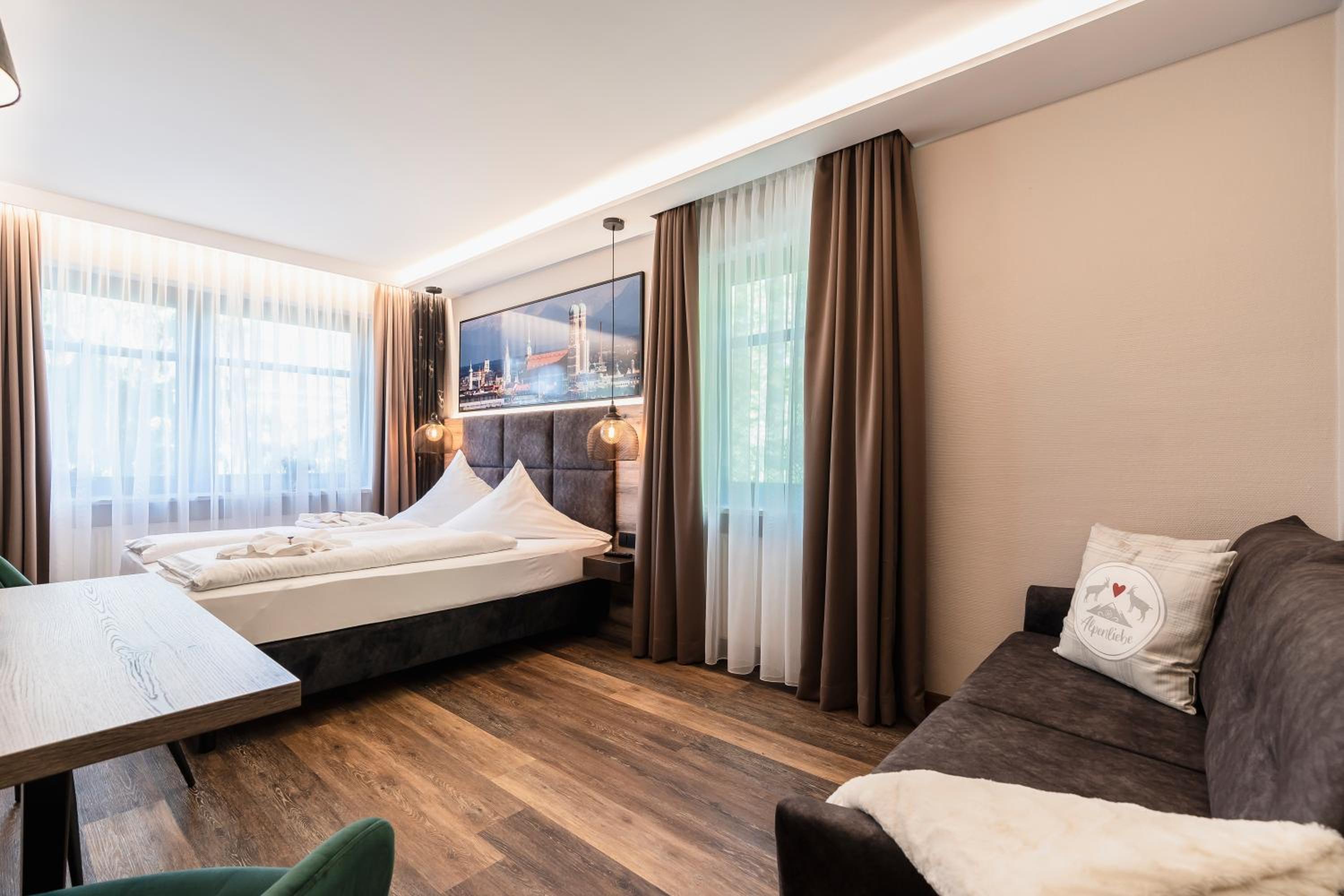 Premium Quadruple Room - Photo 8