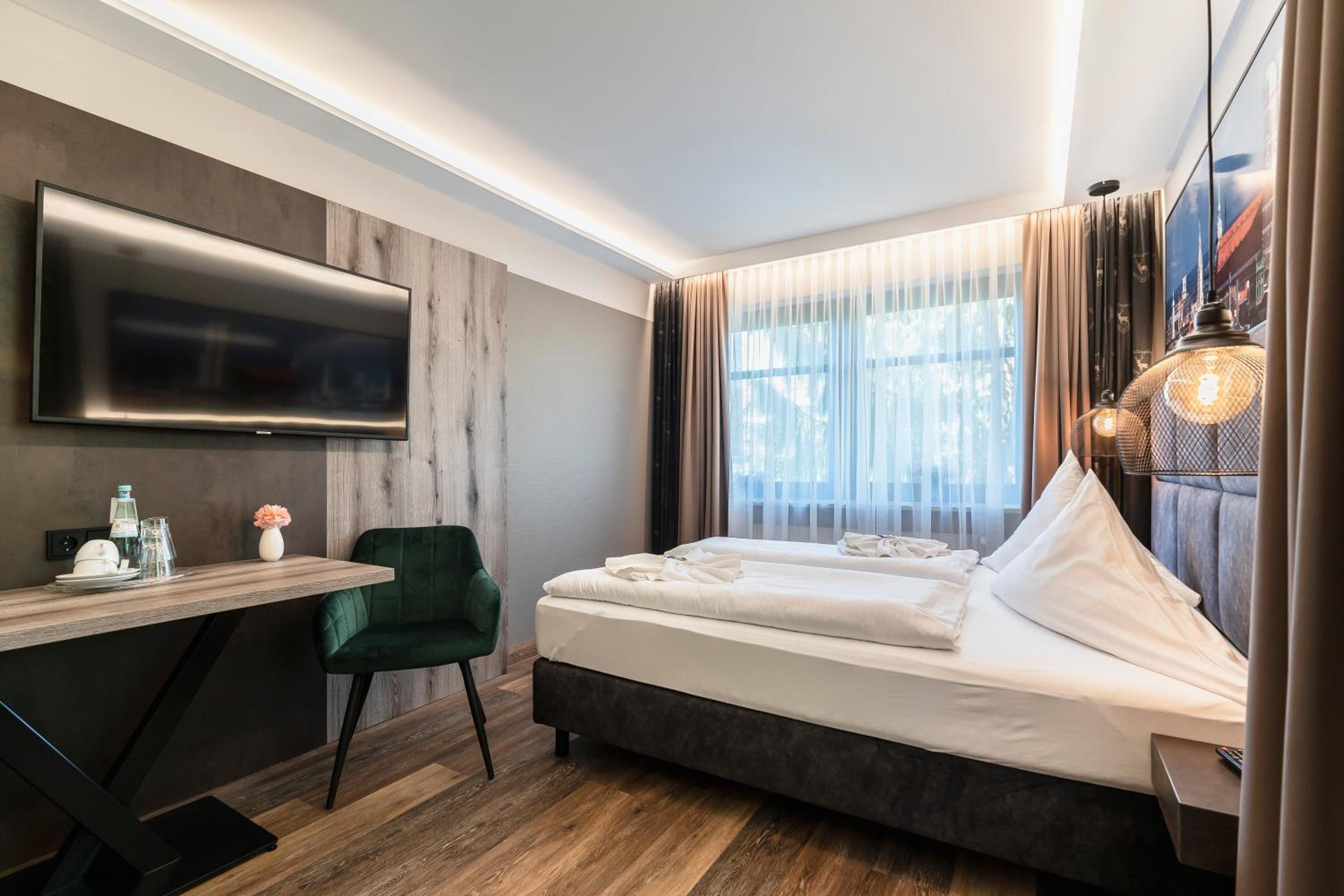 Premium Quadruple Room - Photo 15