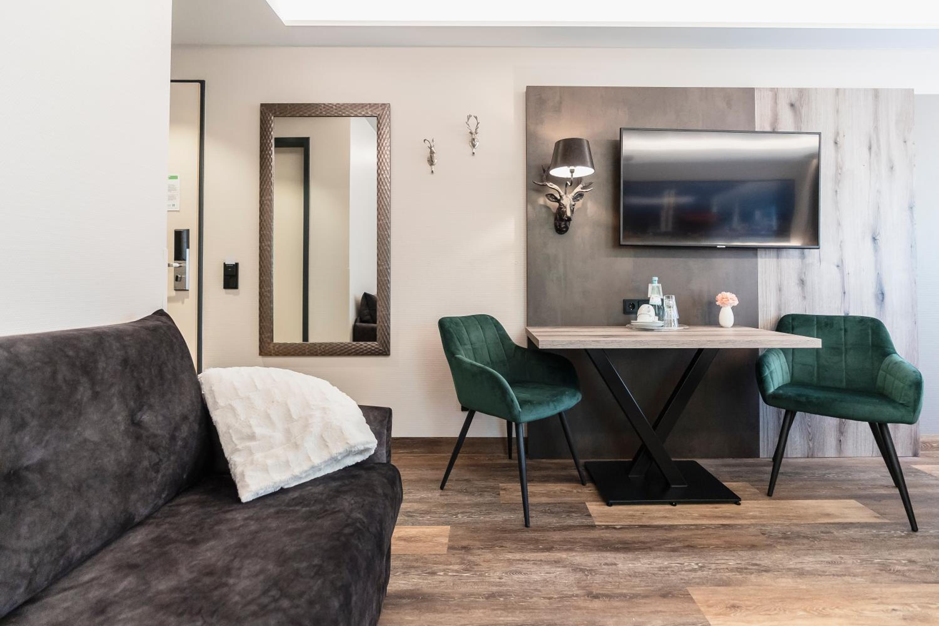 Premium Quadruple Room - Photo 18