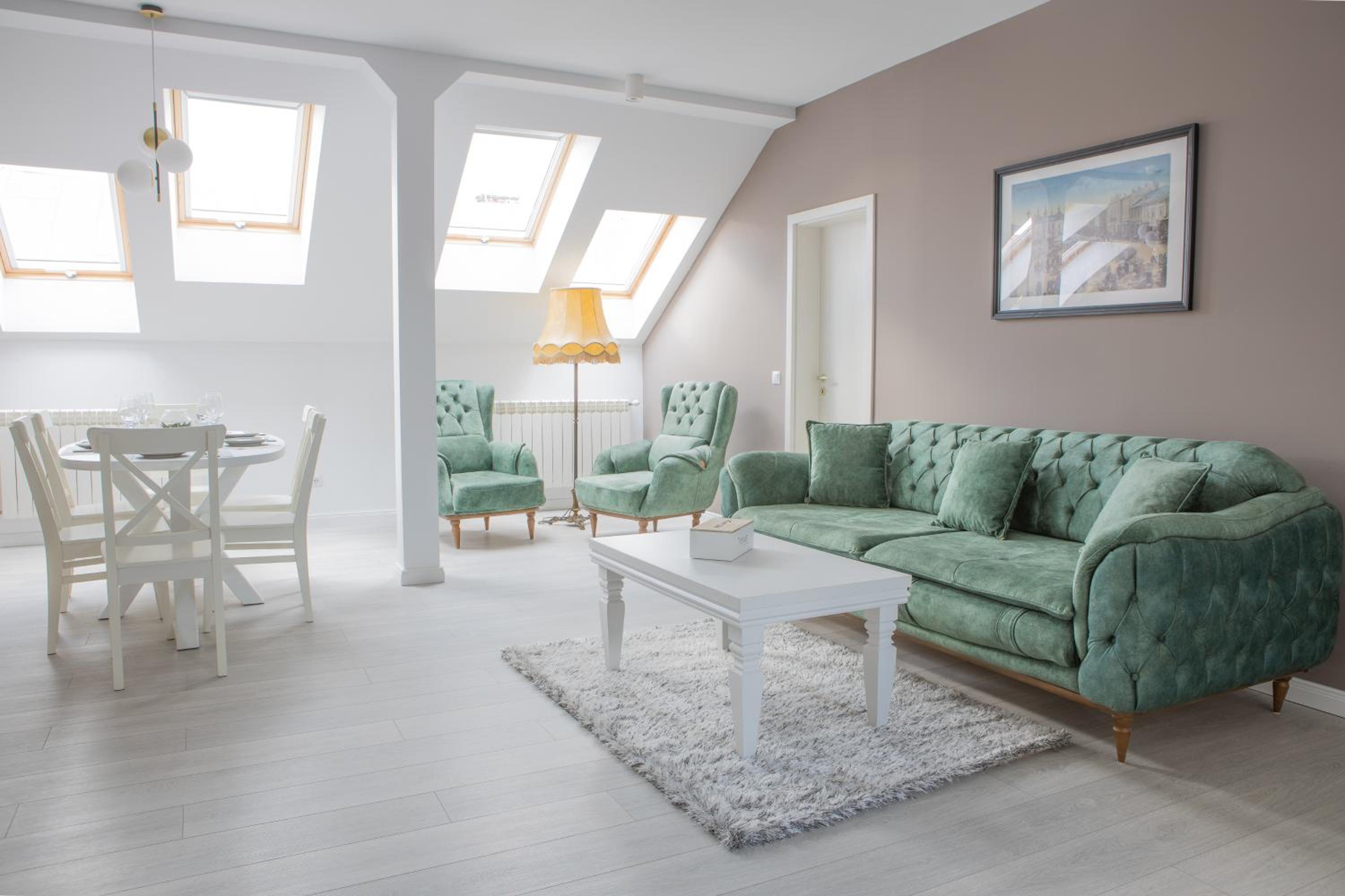 Penthouse Apartment - Photo 23
