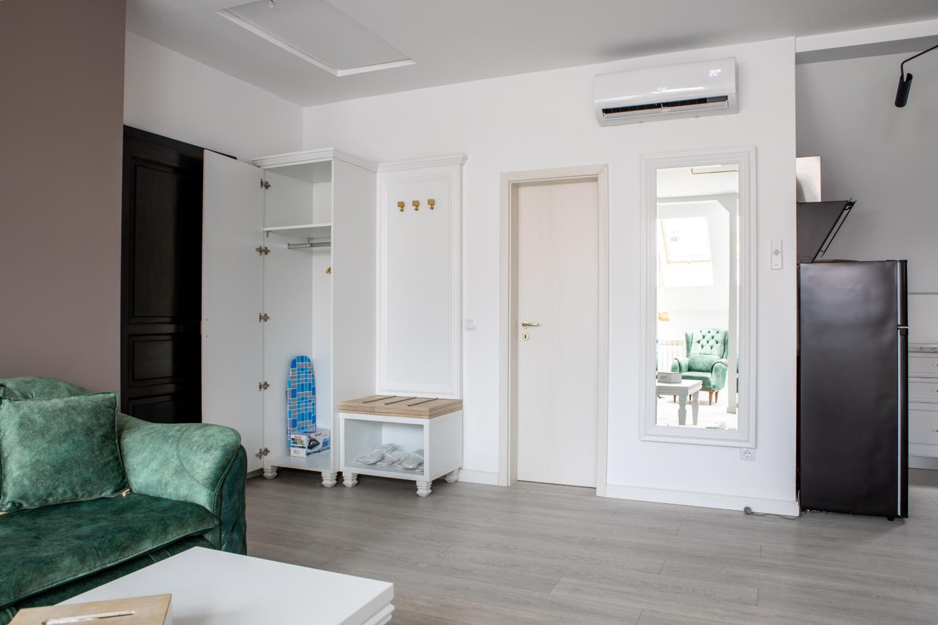 Penthouse Apartment - Photo 17