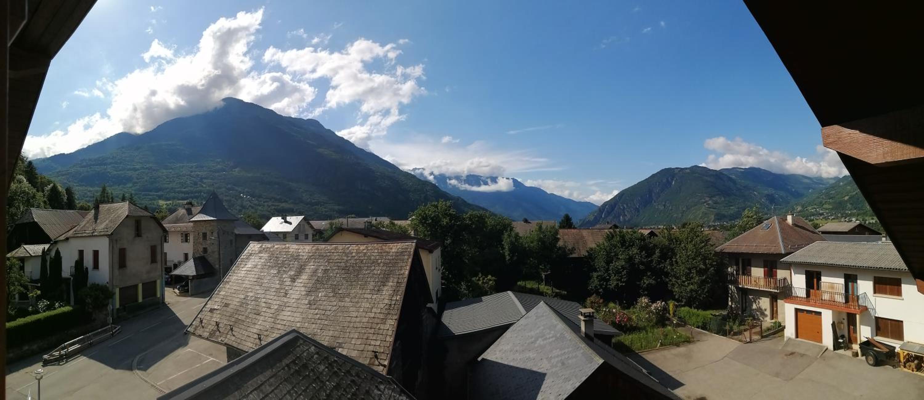 Double Room with Mountain View - Photo 1