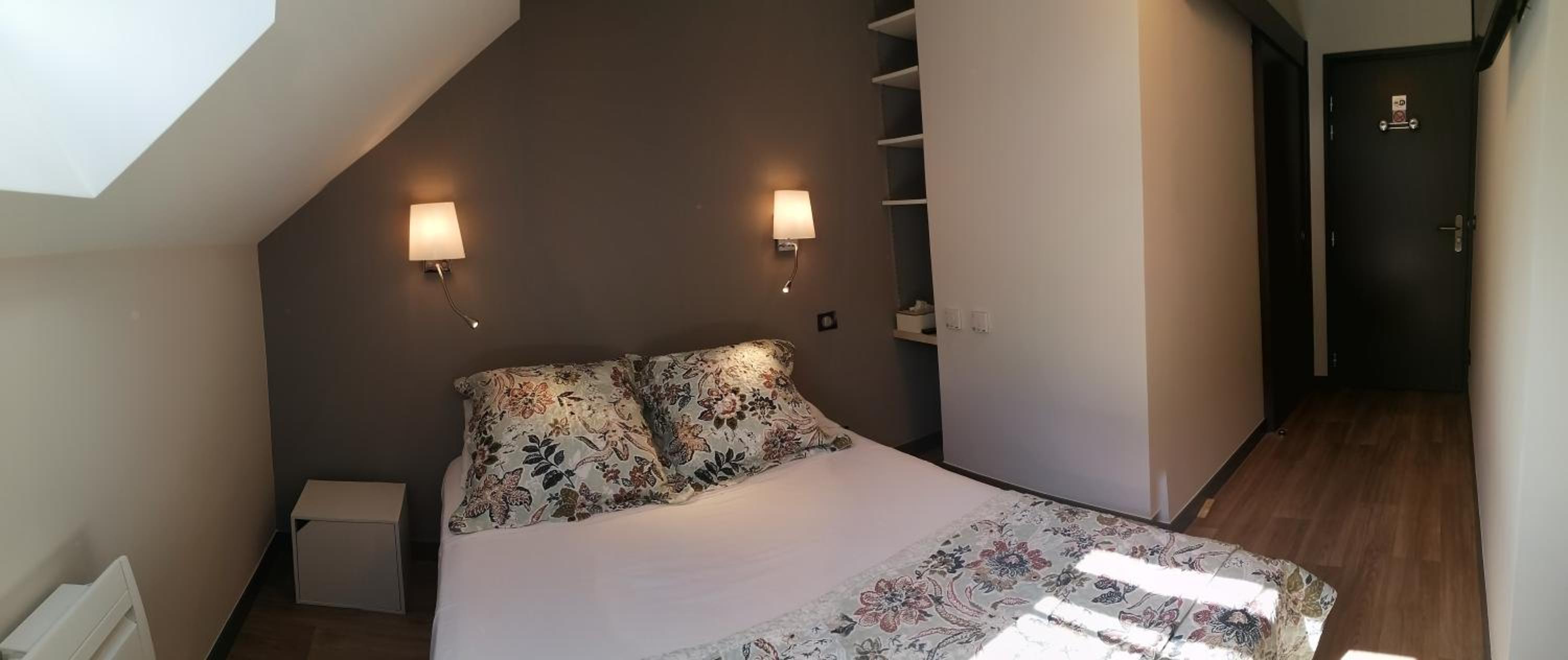 Double Room with Private Bathroom - Photo 1