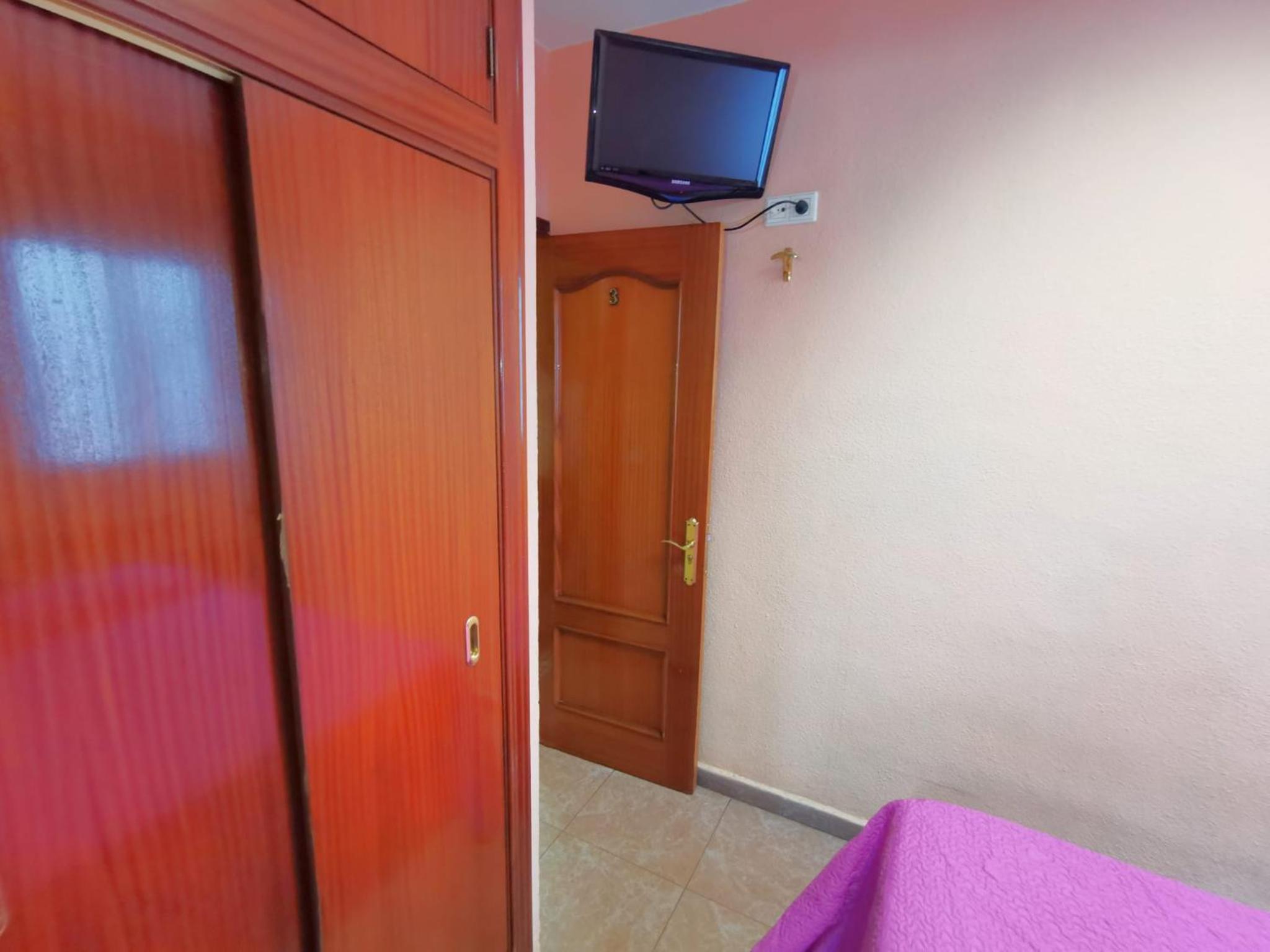 Double Room with Private Bathroom photo 2