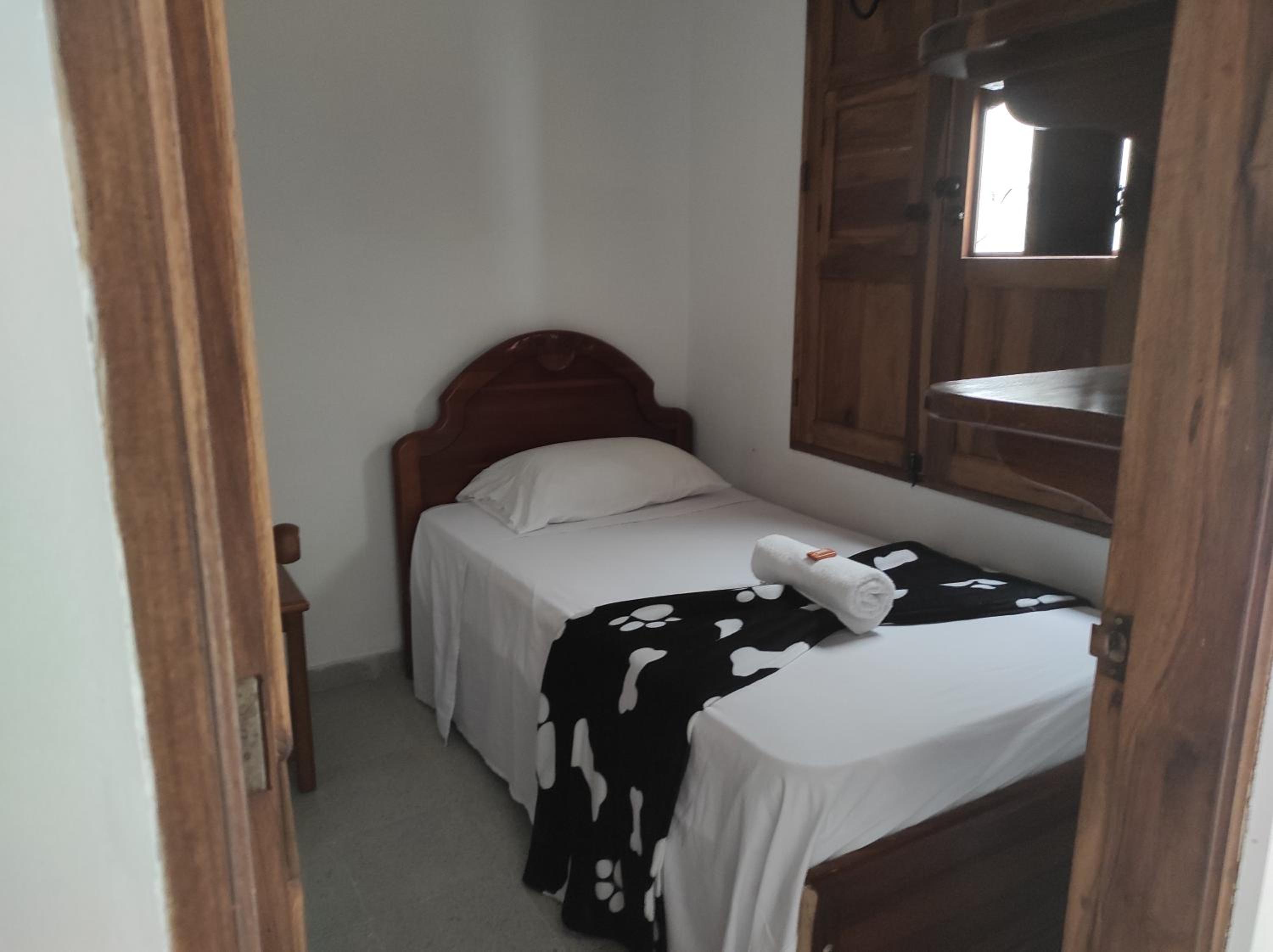 Single Room With Bathroom photo 1