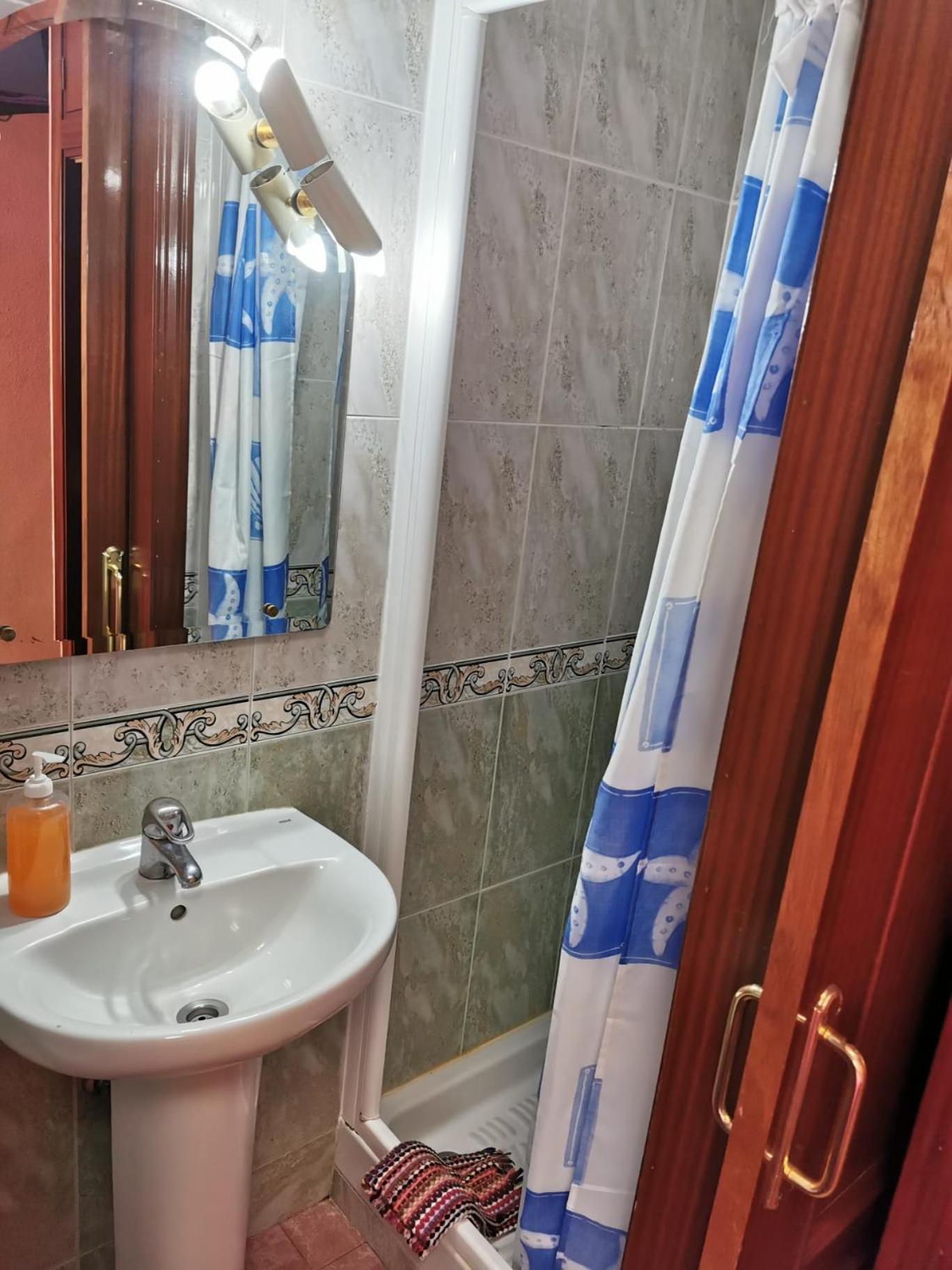 Double Room with Private Bathroom photo 3