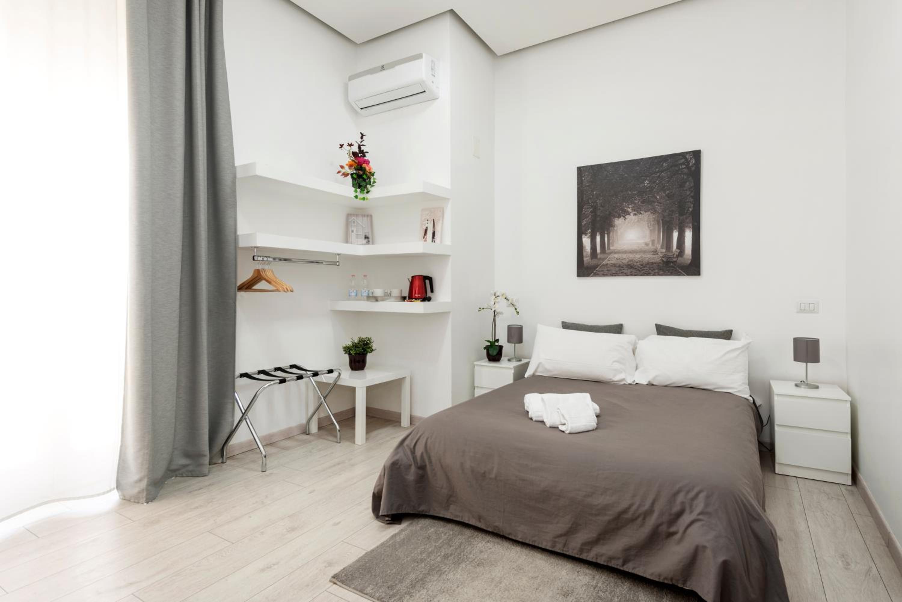 Queen Room photo 1
