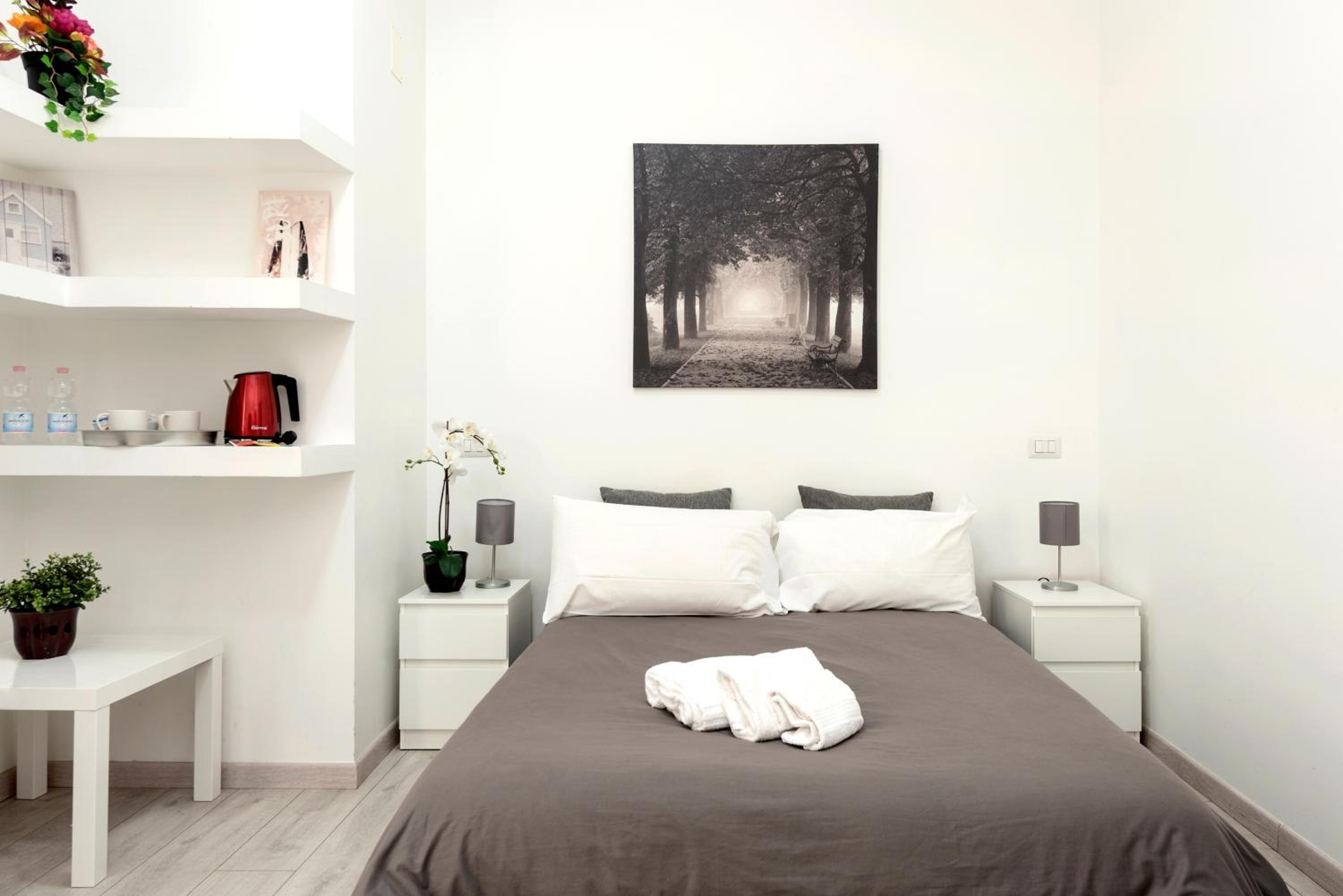 Queen Room photo 2