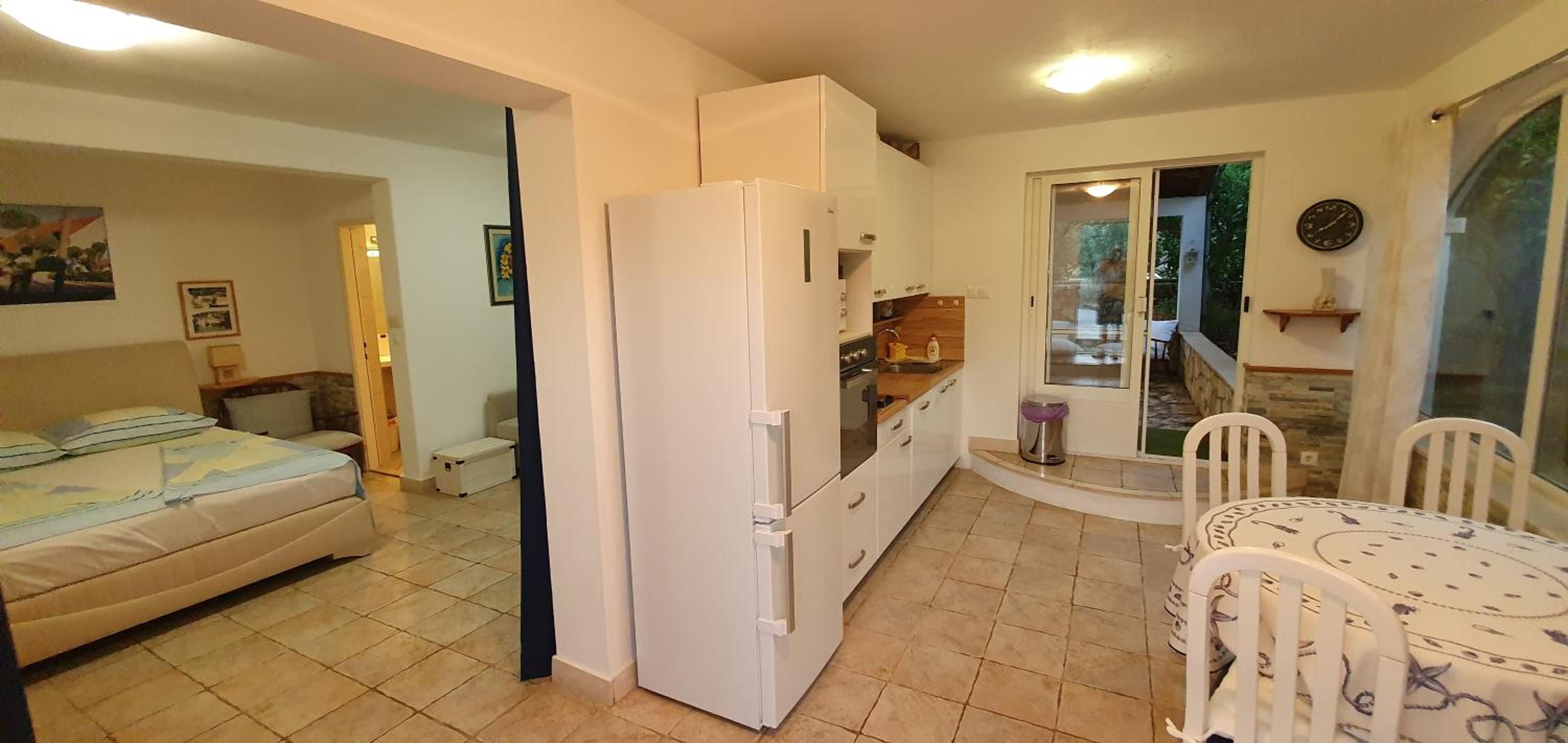 Studio Apartment photo 3