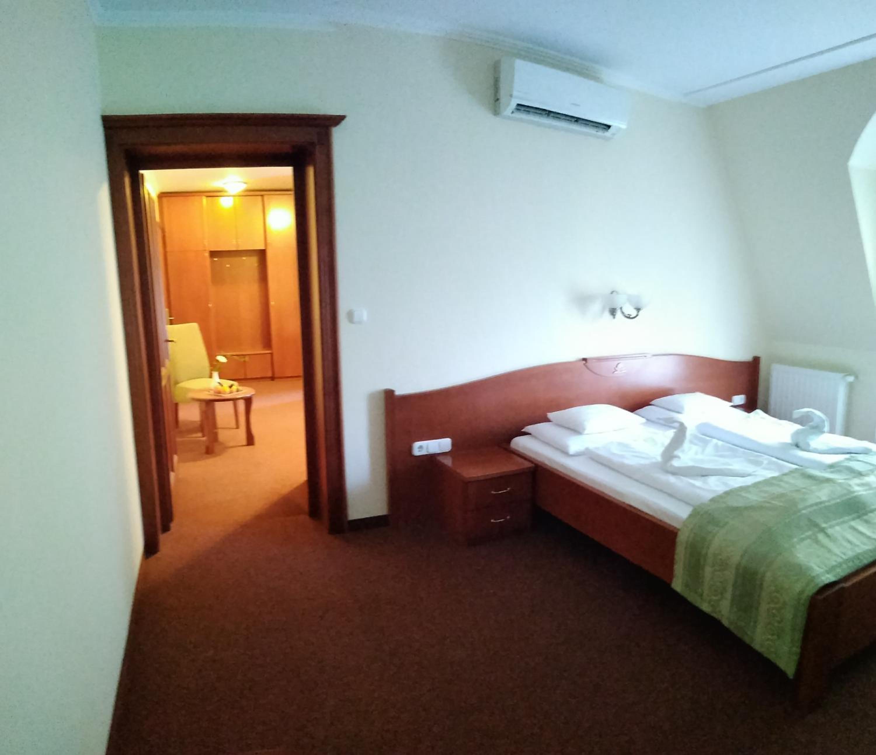 Superior Deluxe Double or Twin Room  photo 1