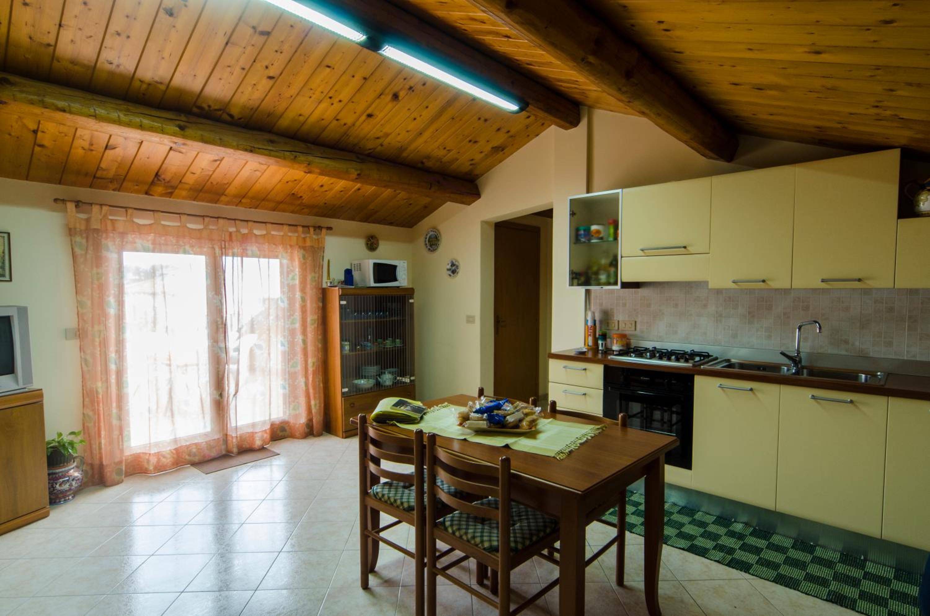Two-Bedroom Apartment with Mountain View photo 3