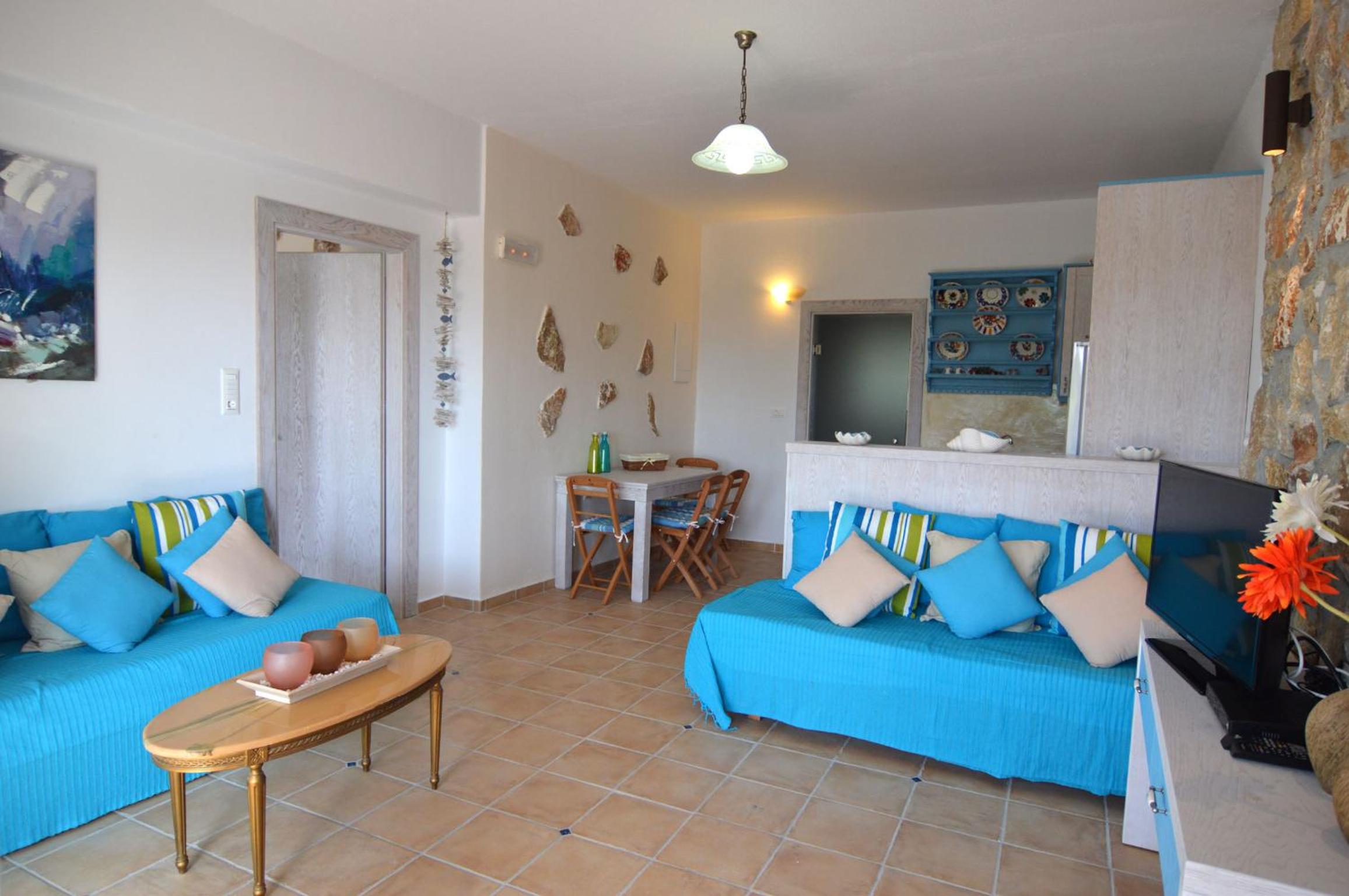 Superior One-Bedroom Apartment with Small Pool