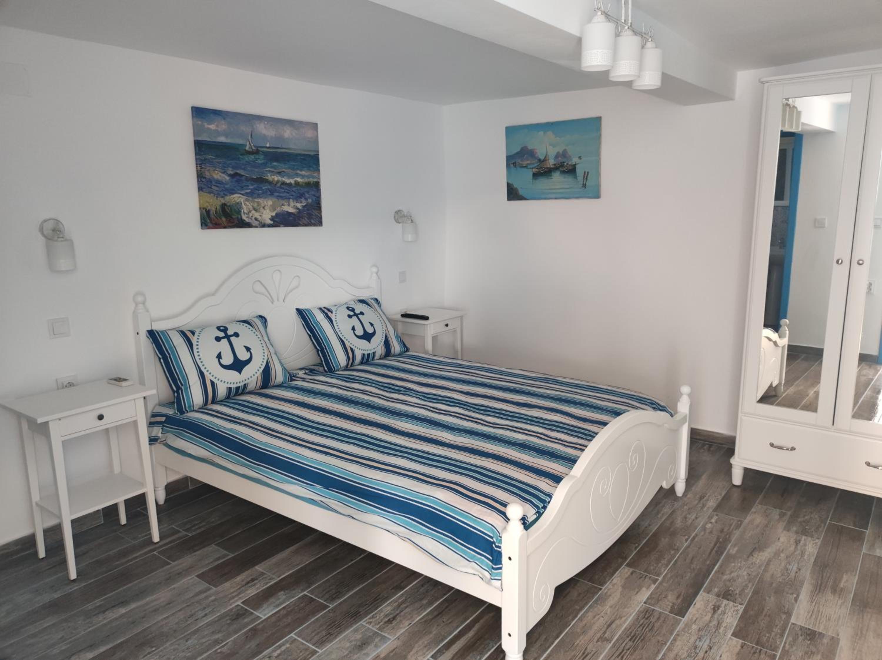 Double Room with Private Bathroom - Photo 6