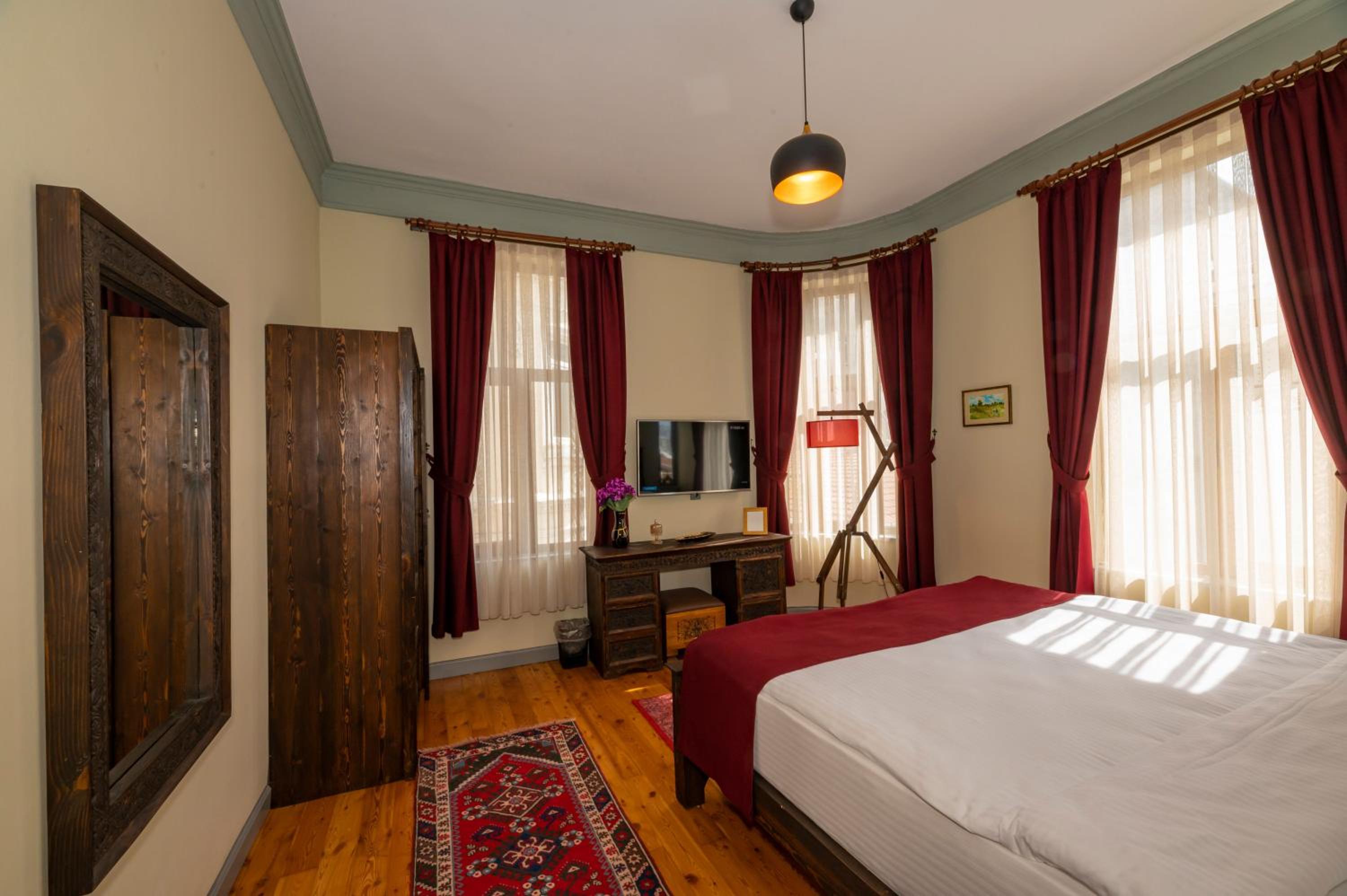 Deluxe Family Suite photo 3