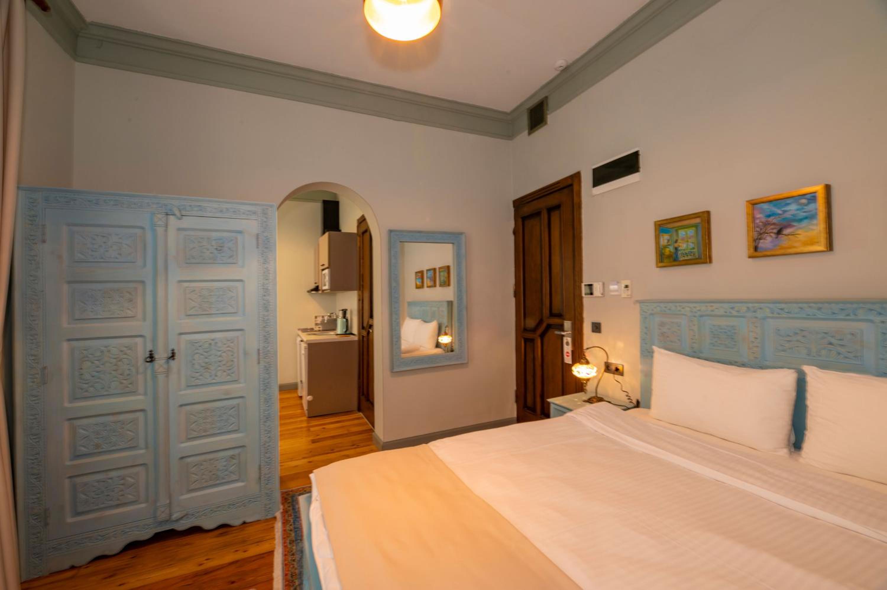 Suite with Balcony photo 2