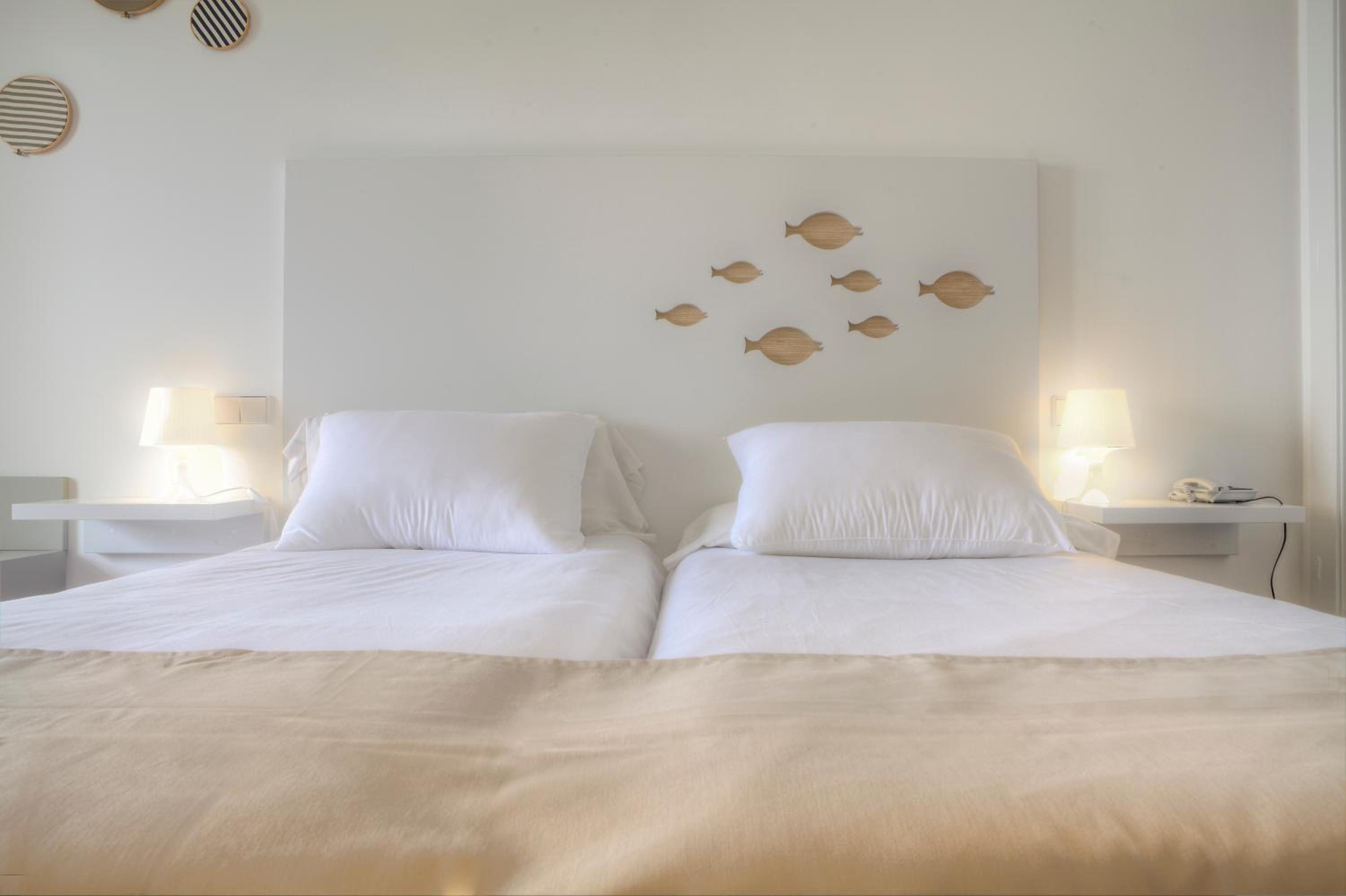 Double Room with Side Sea View (1 Adult) photo 3