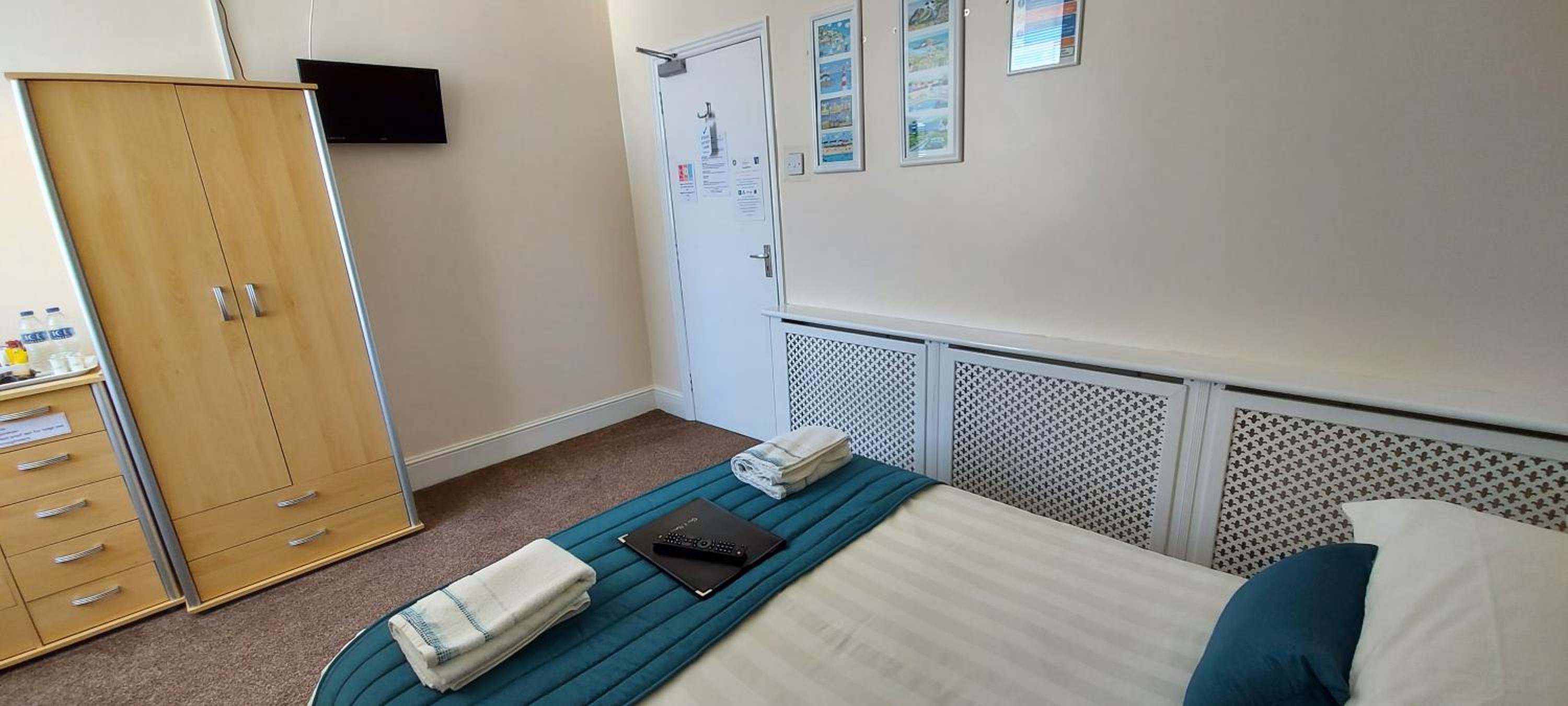 Double Room With Private Bathroom photo 3