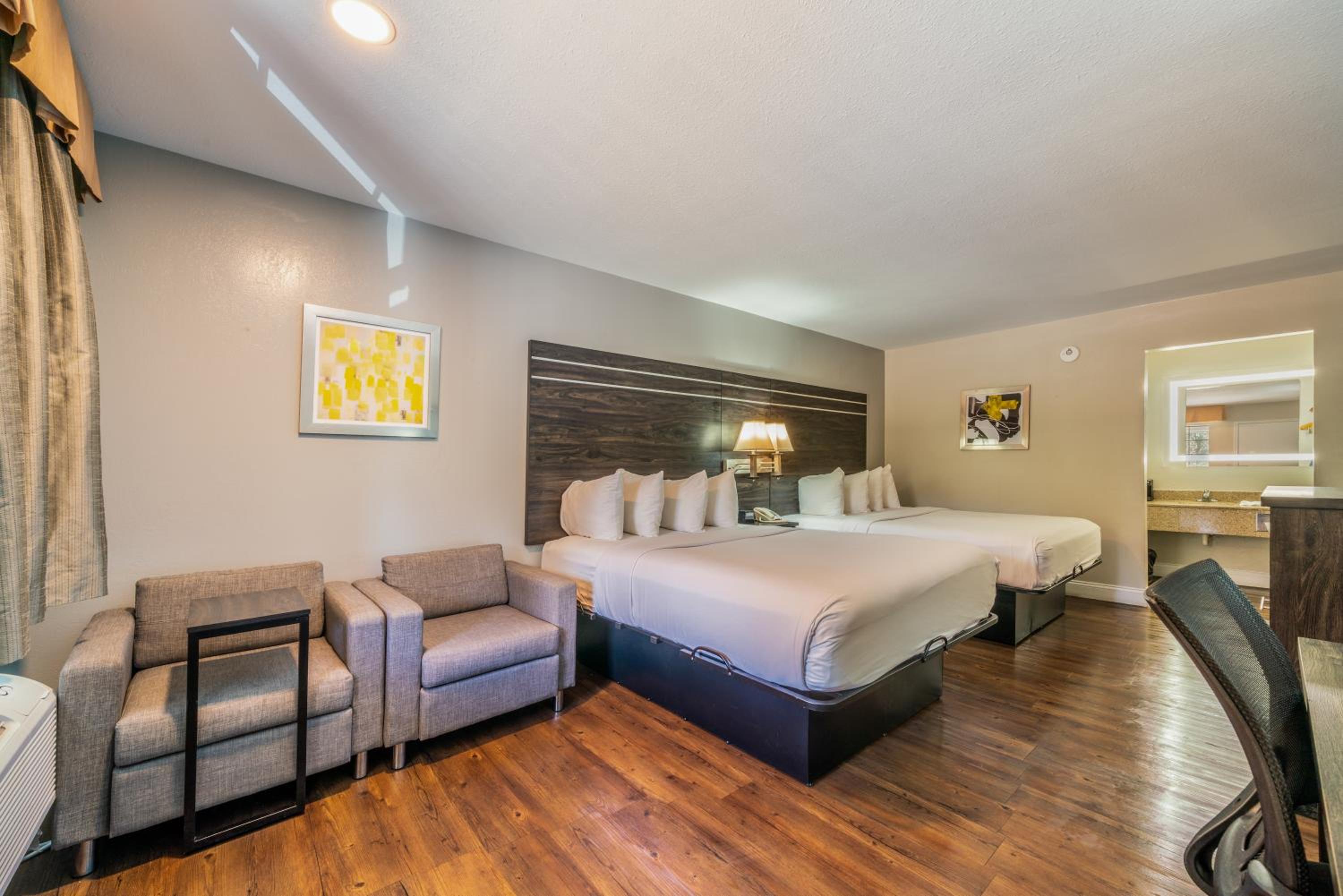 Standard Queen Room